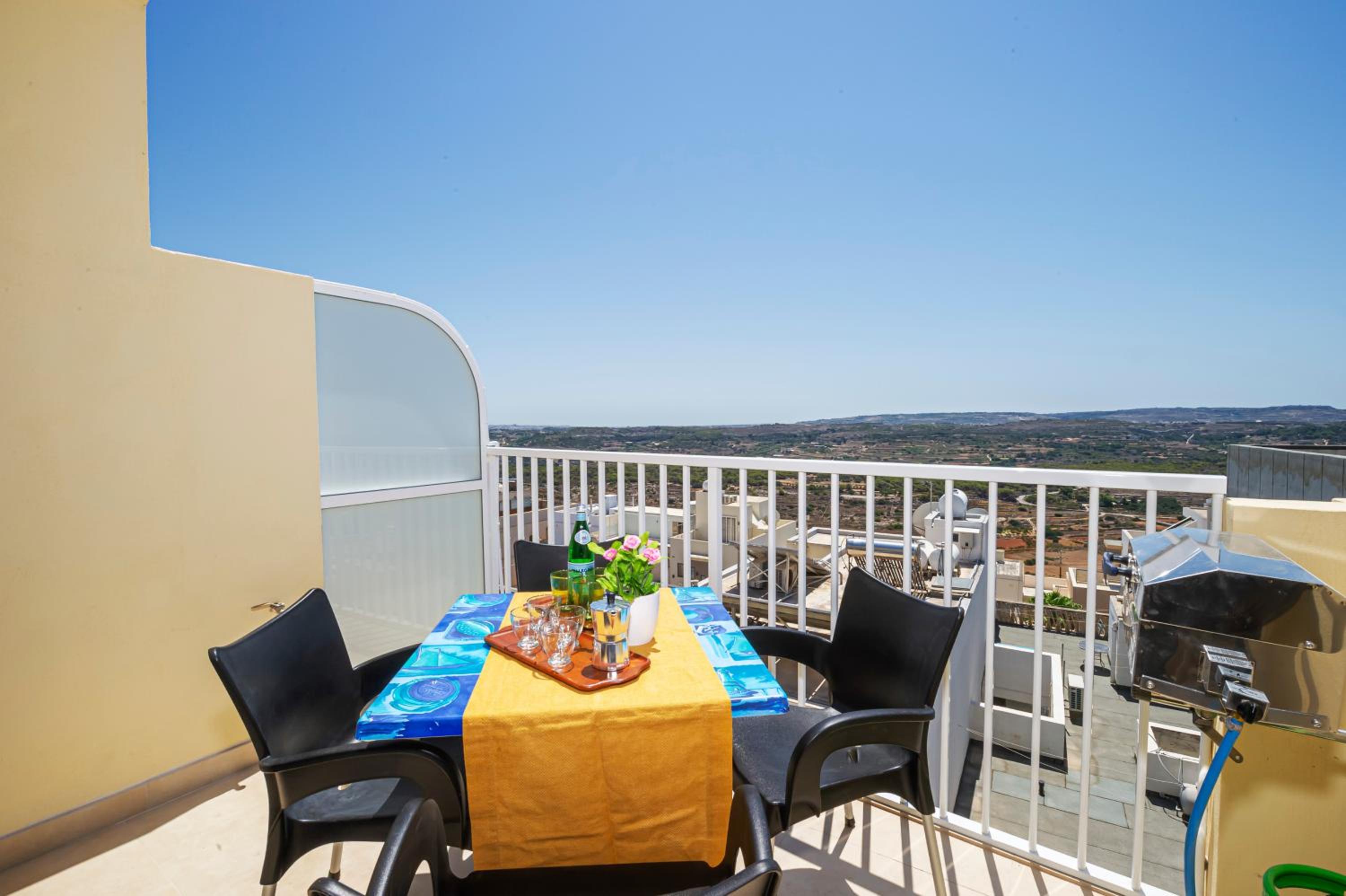 Hotel Summer Breeze Apartment with panoramic terrace - by Getawaysmalta - Image 1