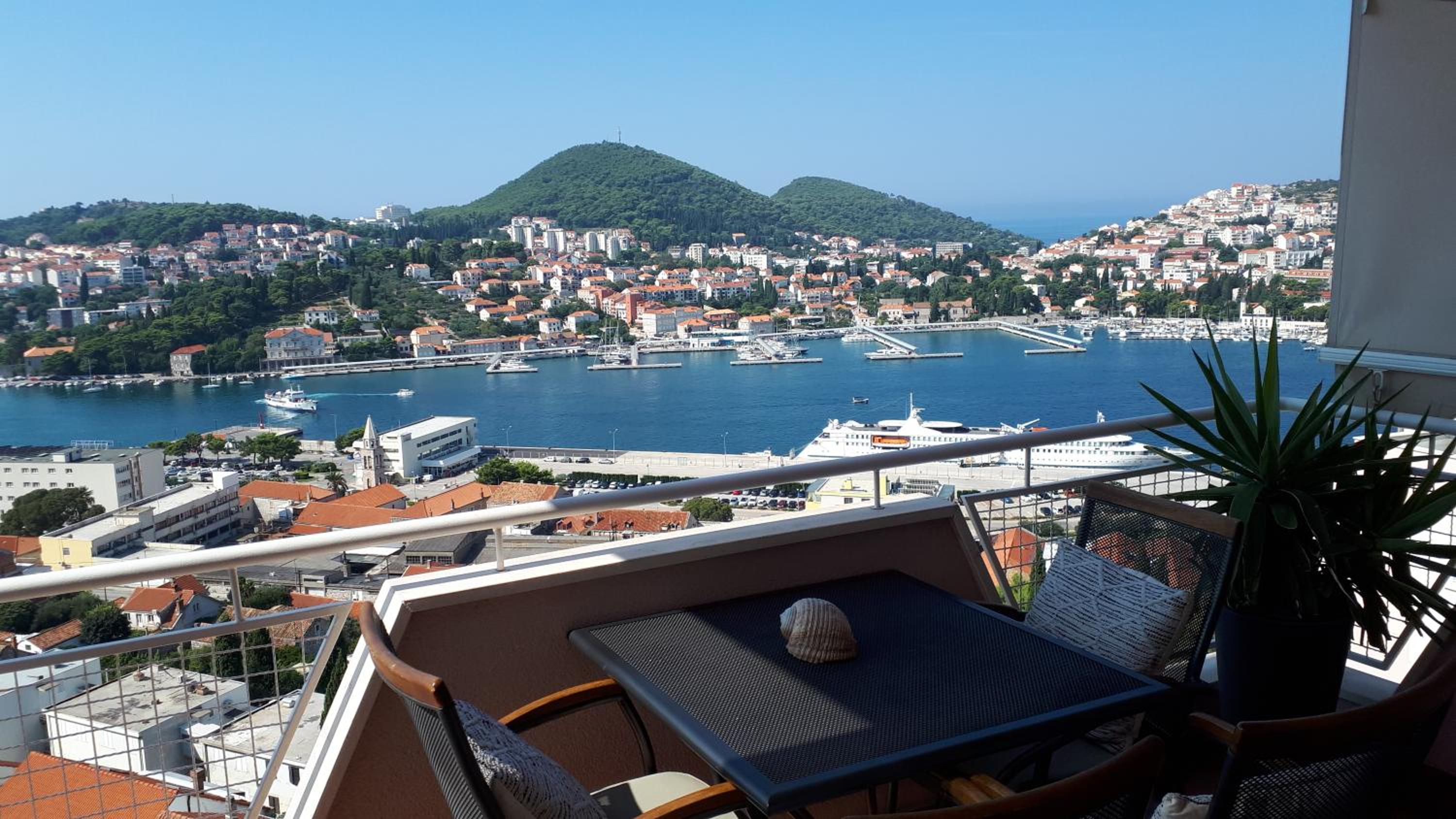 Hotel Apartment Luna & Lea sea view - Image 1