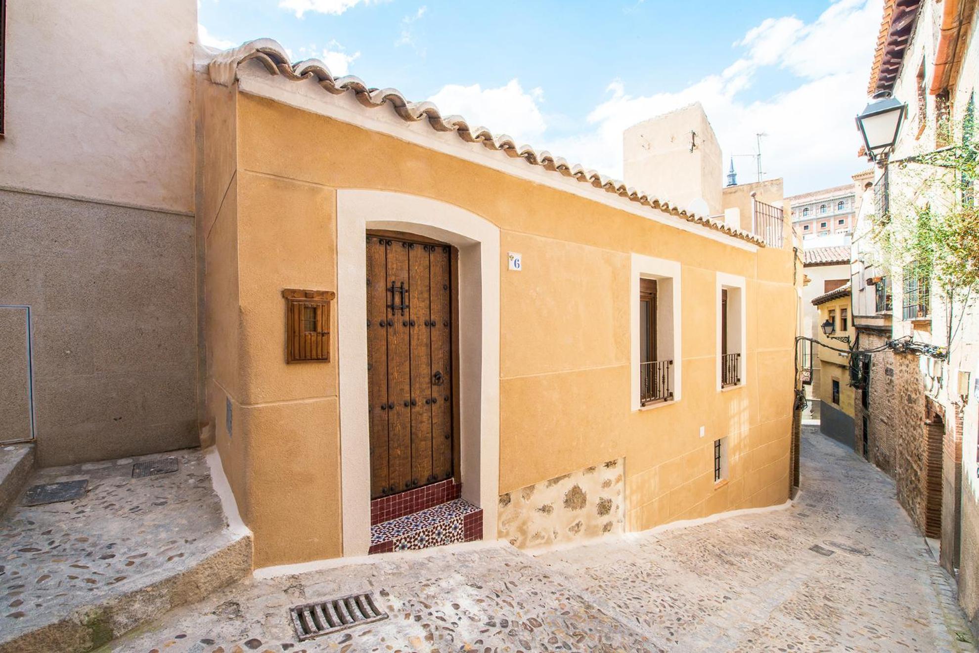 -CHOCOLAT- by myhomeintoledo