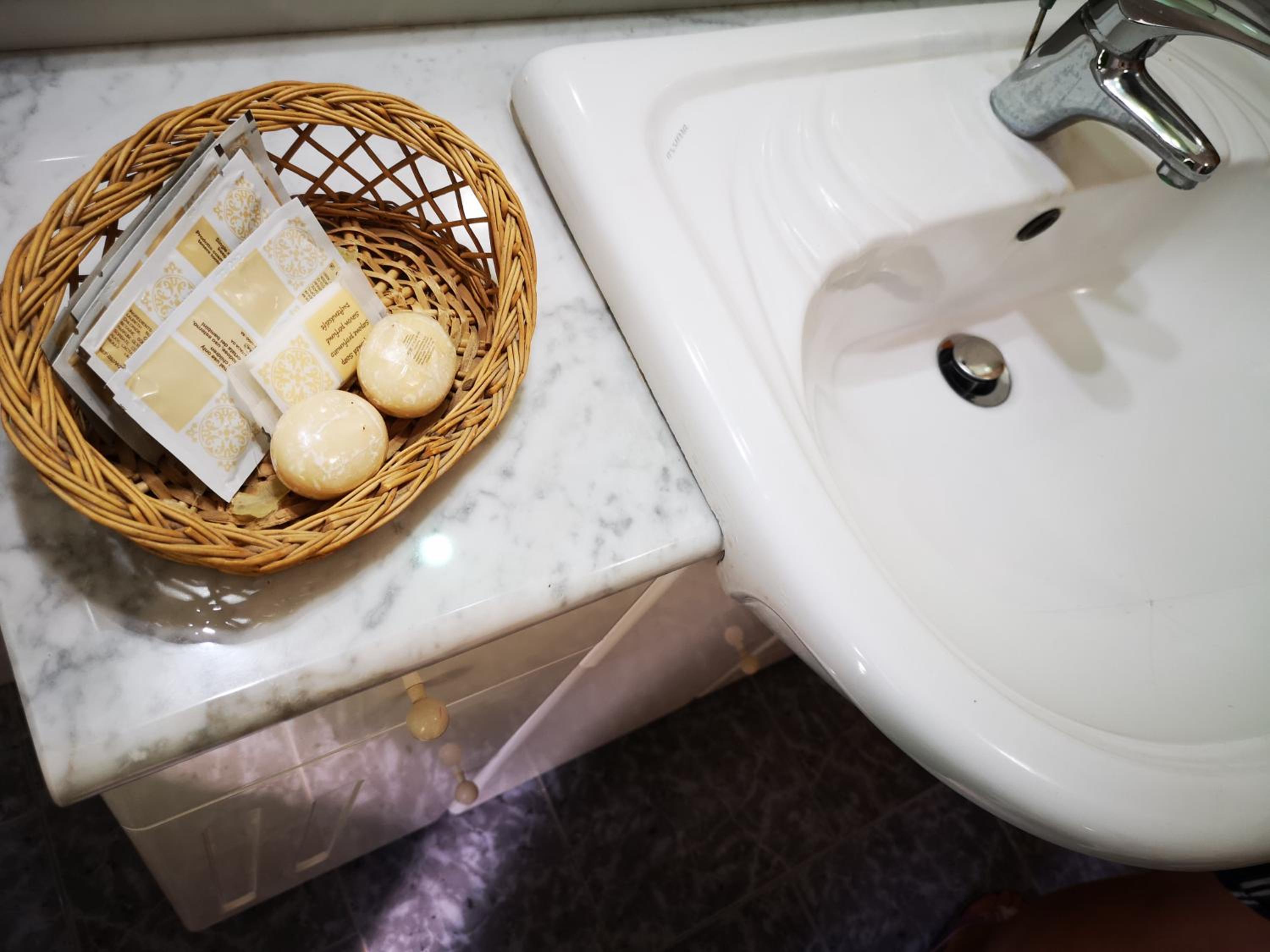 Il Cortile en Pompei — bathroom