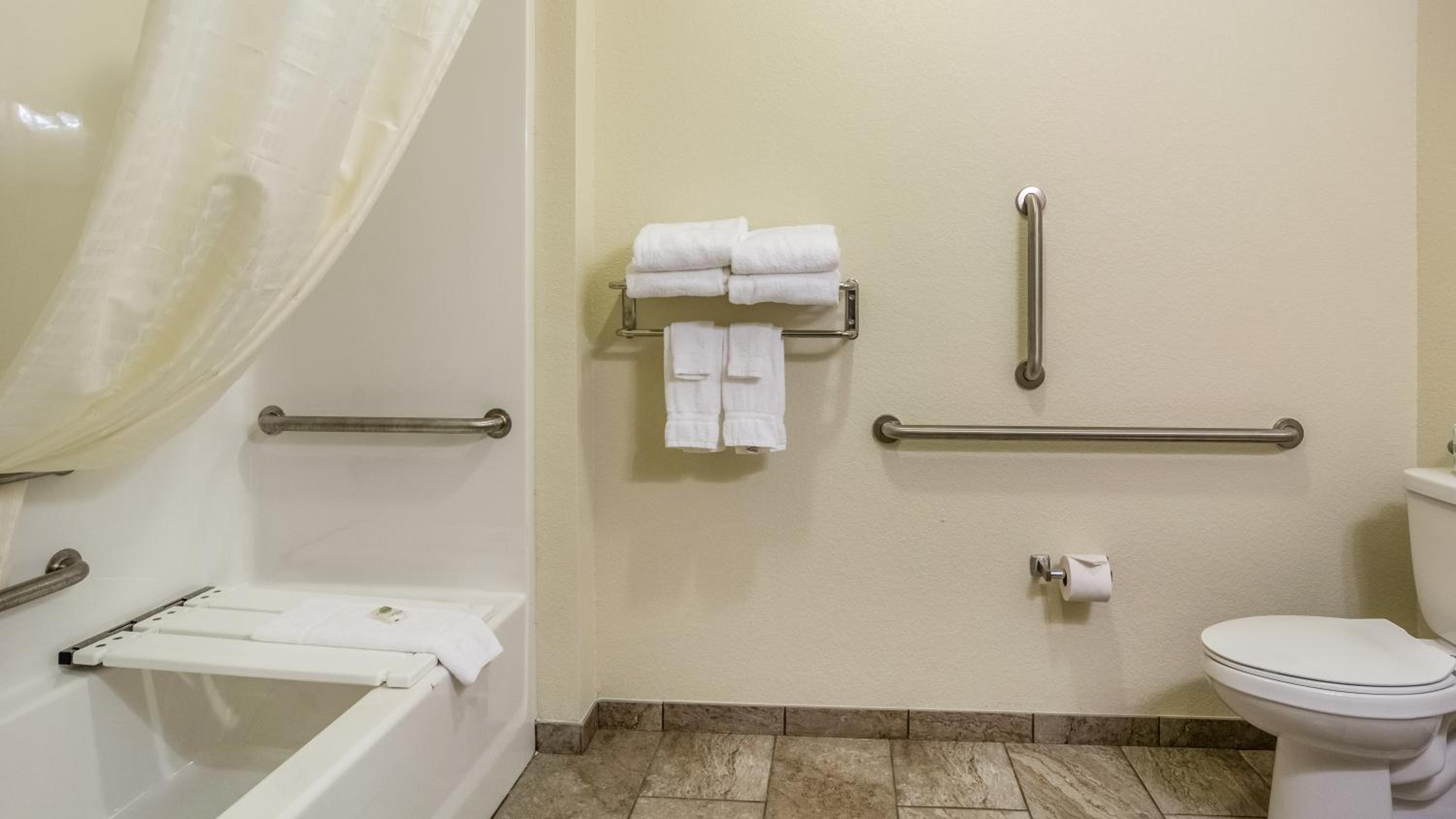 Cobblestone Inn & Suites Cambridge