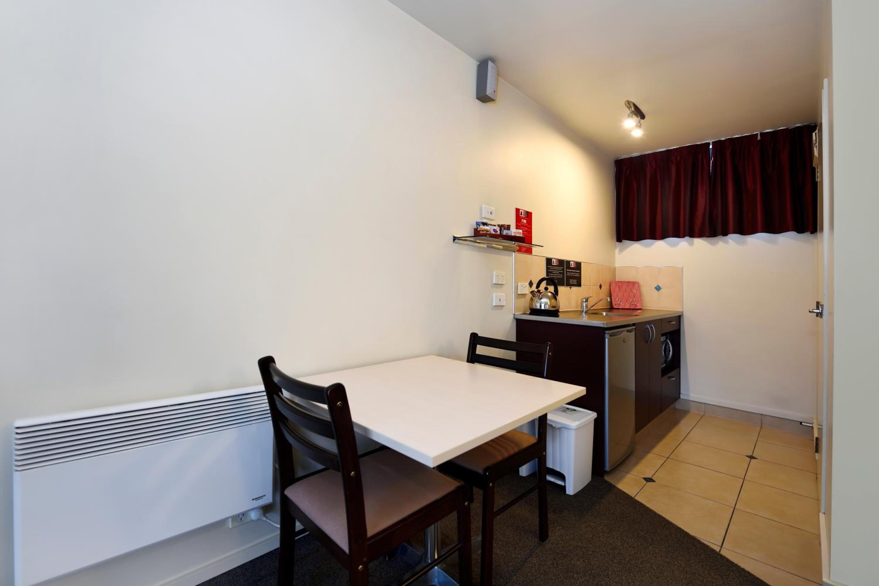 Gladstone Motel - Image 5