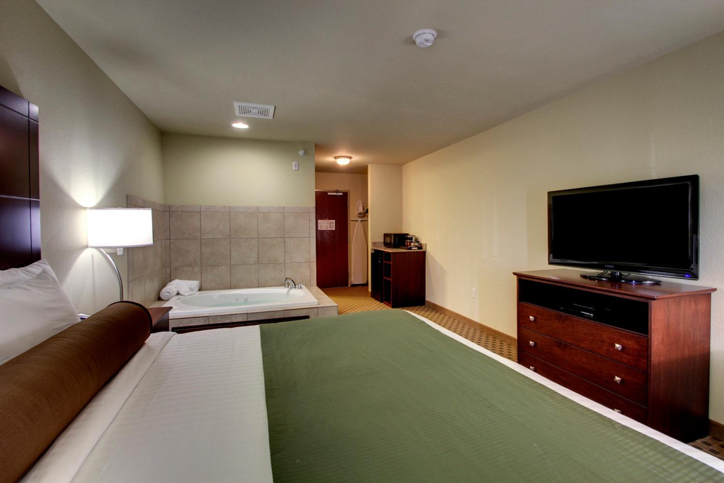 Cobblestone Inn & Suites - Carrington view 4