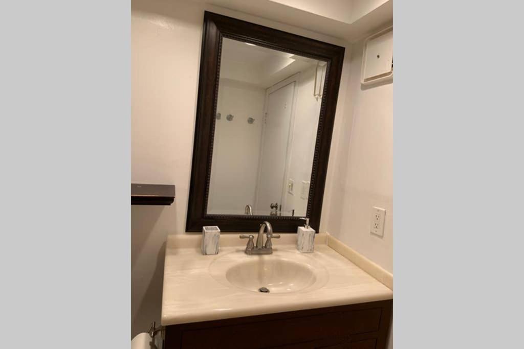 PGA National Resort Golf Villa - Pool Side Executive Two Bedroom First Floor - Property Image 10