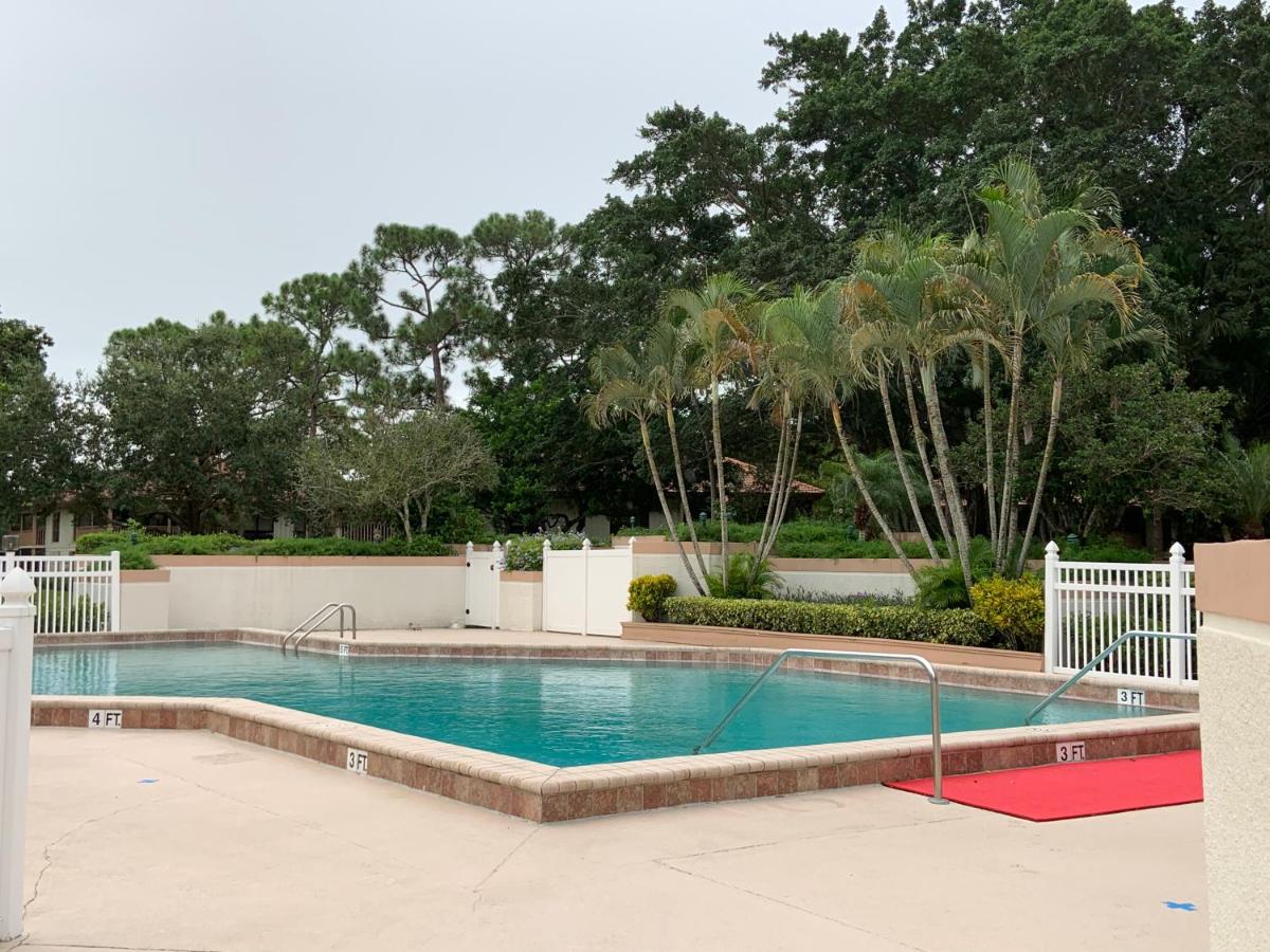 PGA National Resort Golf Villa - Pool Side Executive Two Bedroom First Floor - Property Image 2