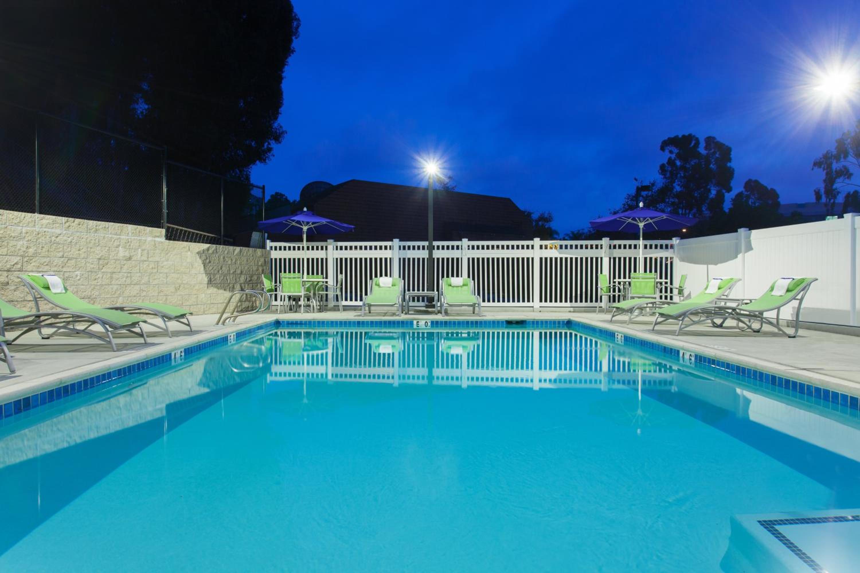 Holiday Inn Express Mira Mesa San Diego, an IHG Hotel - Property Image 9