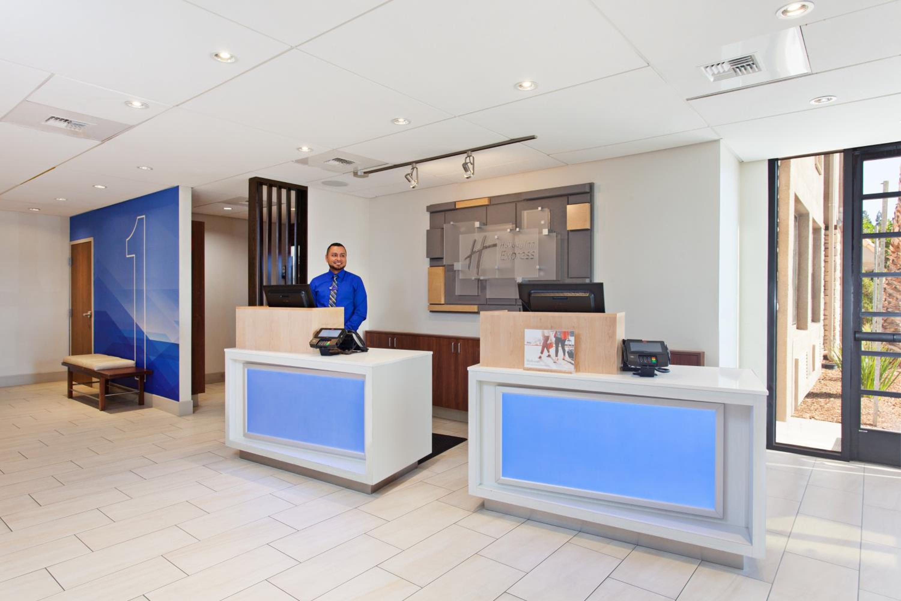 Holiday Inn Express Mira Mesa San Diego, an IHG Hotel - Property Image 2