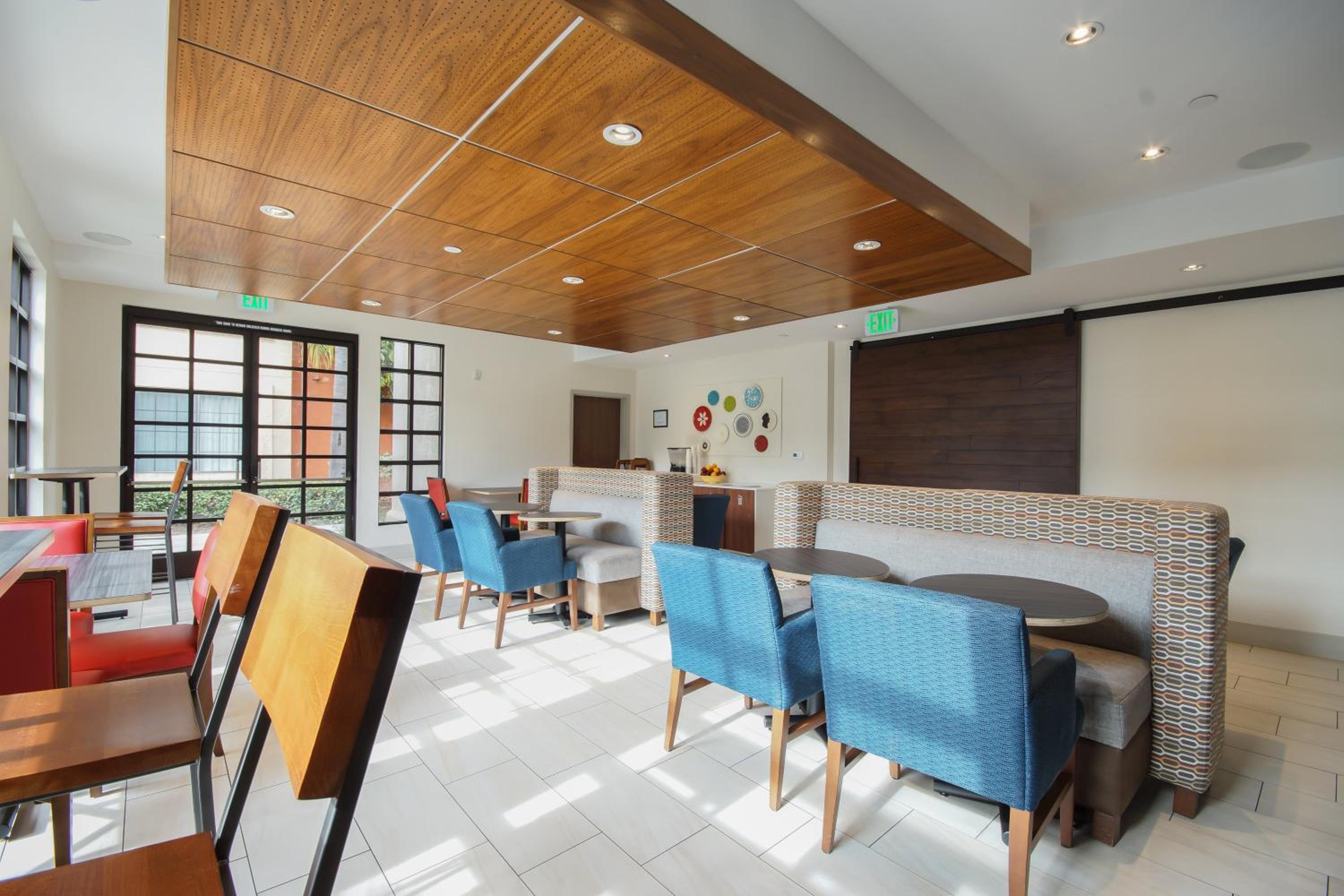 Holiday Inn Express Mira Mesa San Diego, an IHG Hotel - Property Image 11