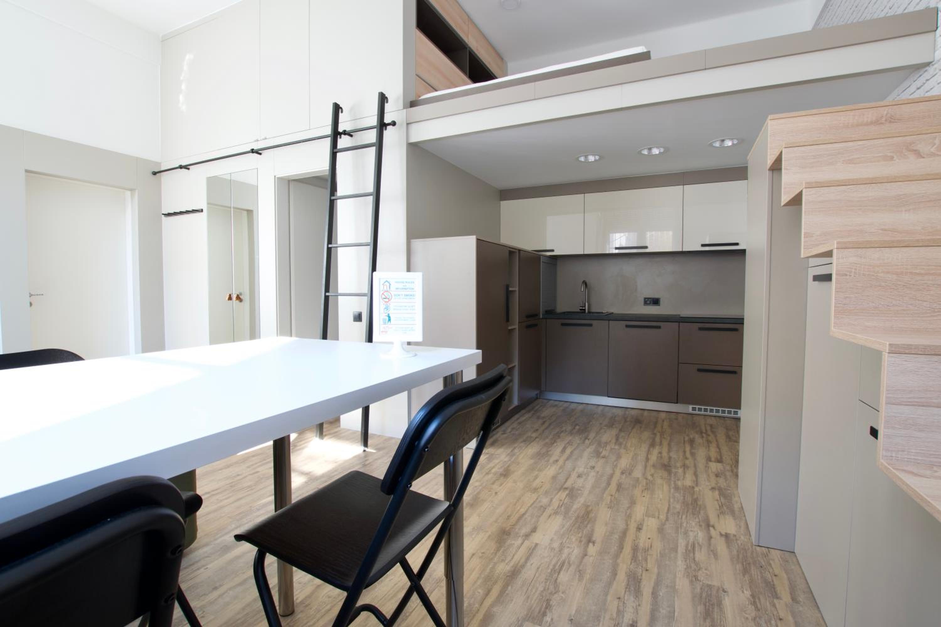 Standard Apartment by Hi5 - Gellért Spa Area view 3