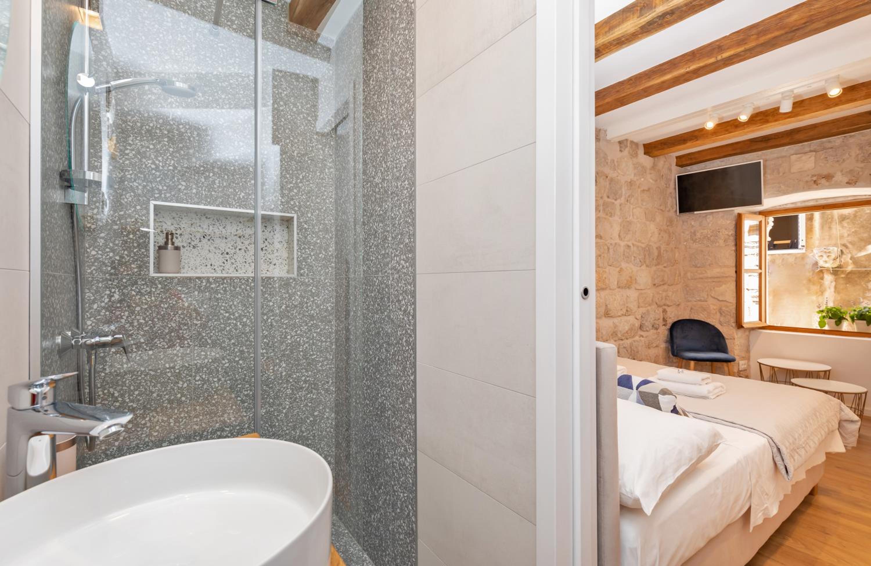 Live Laugh Love Dubrovnik Luxury Rooms