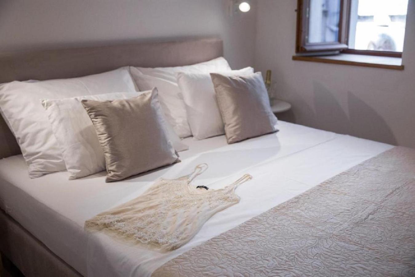 Live Laugh Love Dubrovnik Luxury Rooms