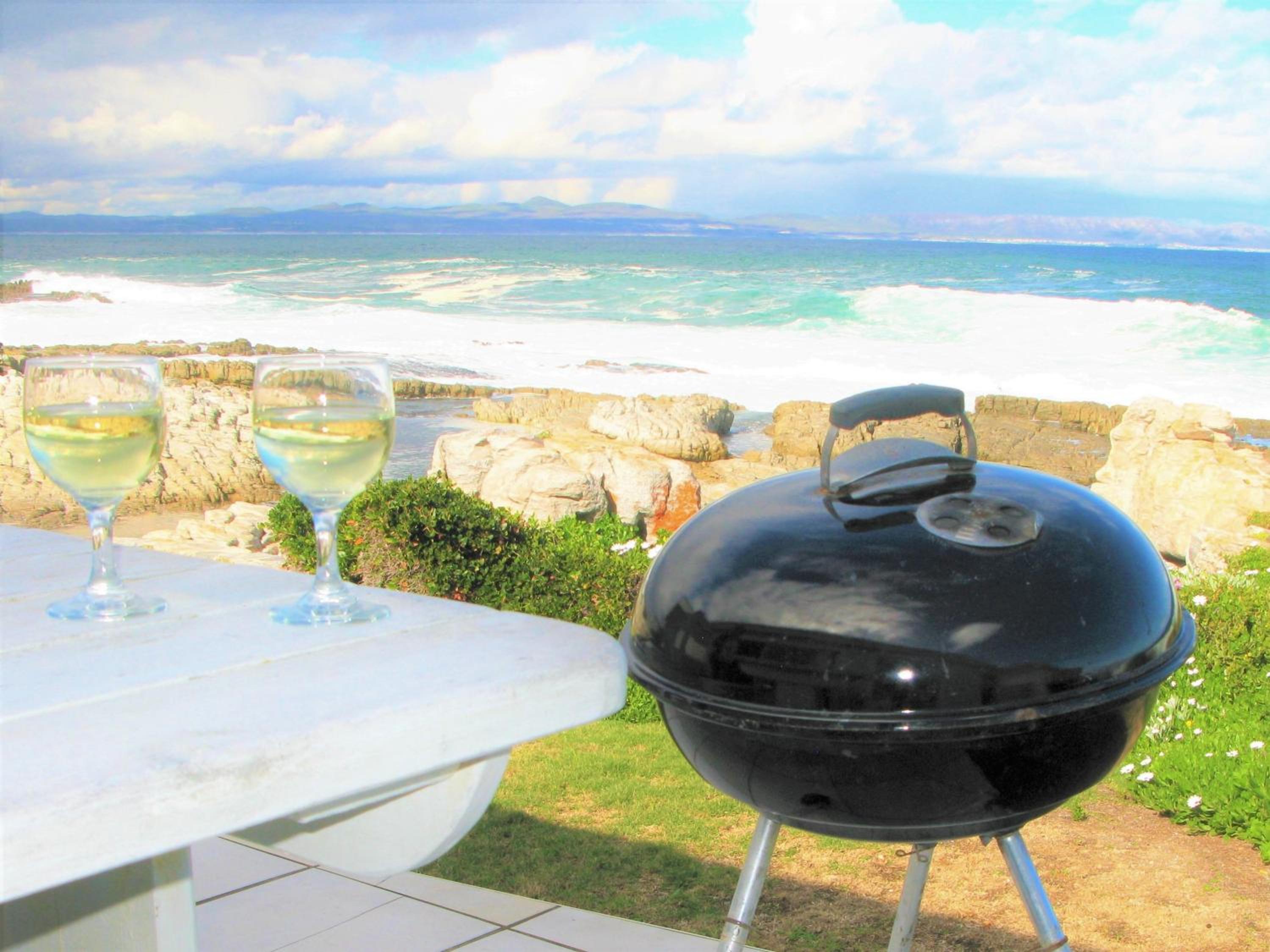Beachfront House - Hermanus Whale View