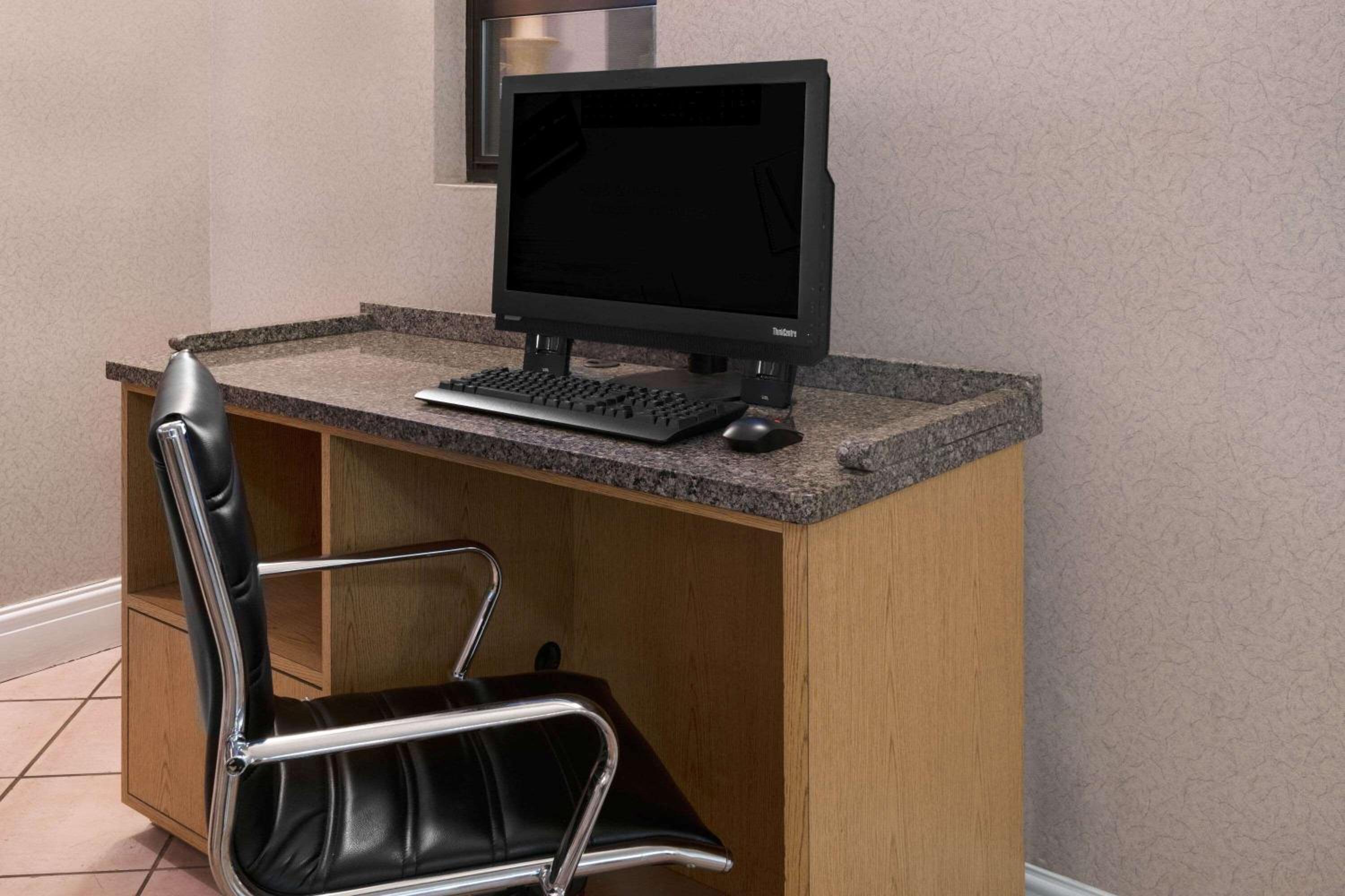 Farmington Vacations - La Quinta Inn by Wyndham Farmington - Property Image 4