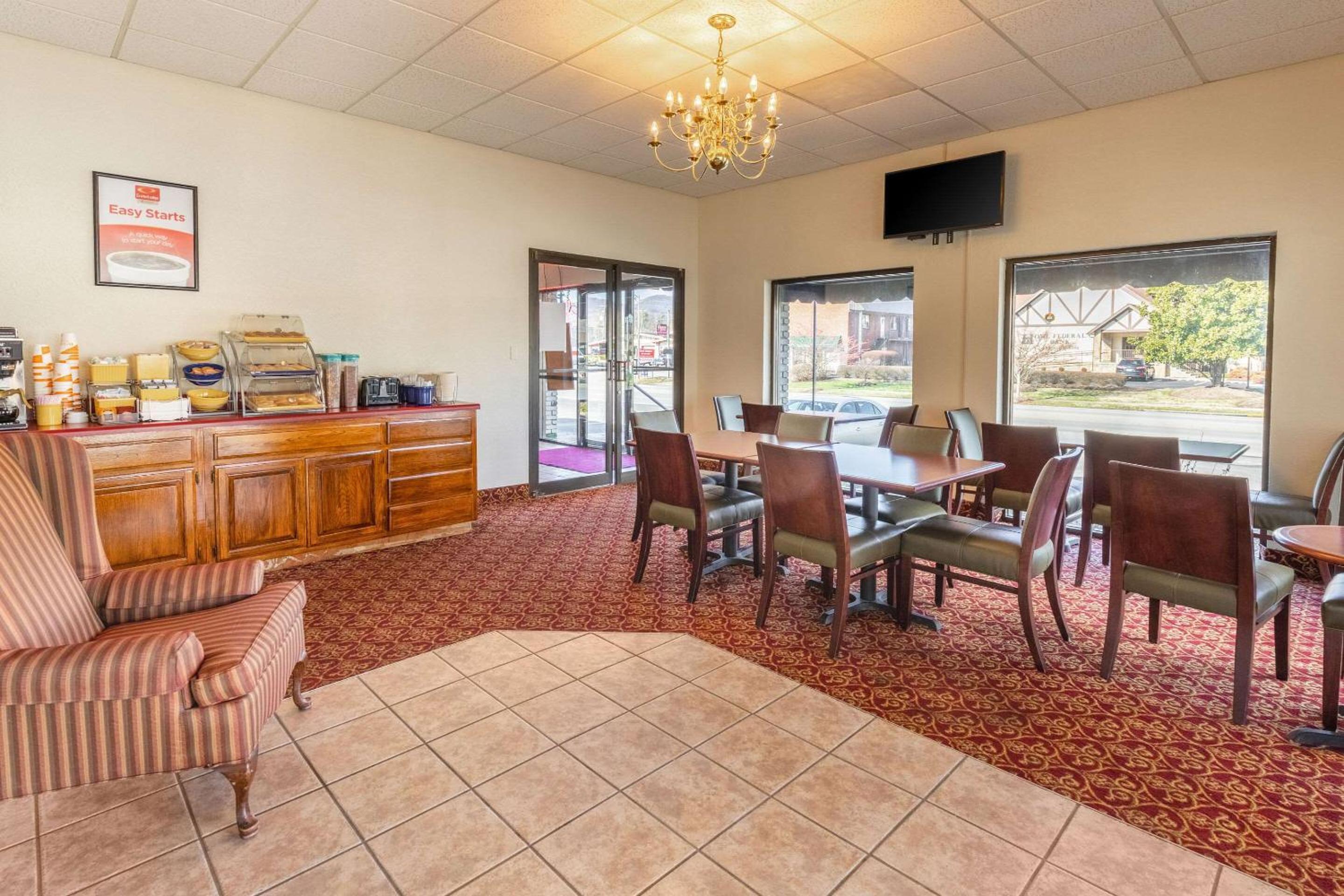 Econo Lodge Middlesboro view 5
