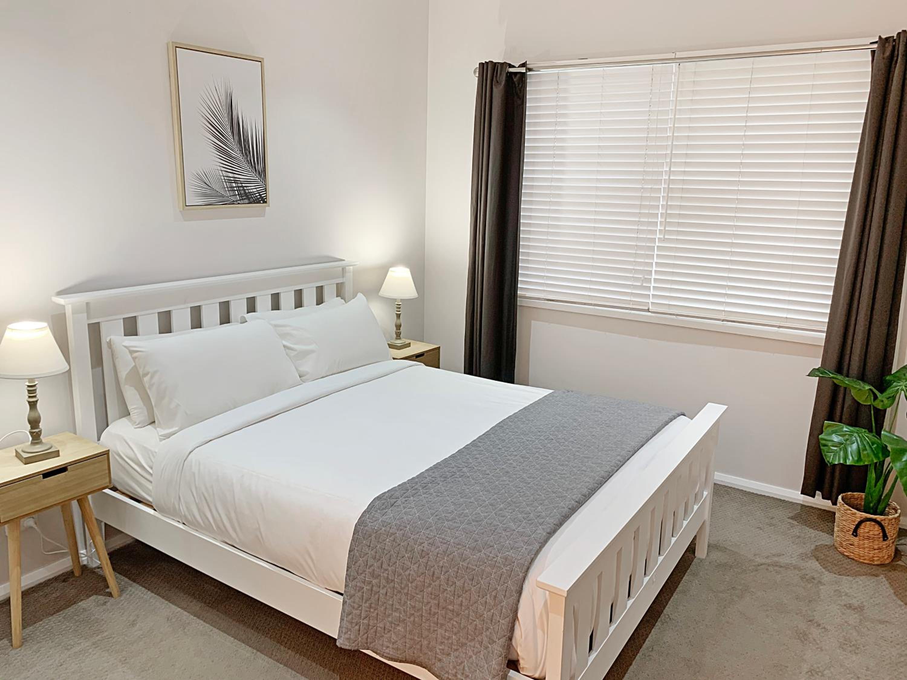 Bright 3-bedroom apartment - Central Armidale view 5
