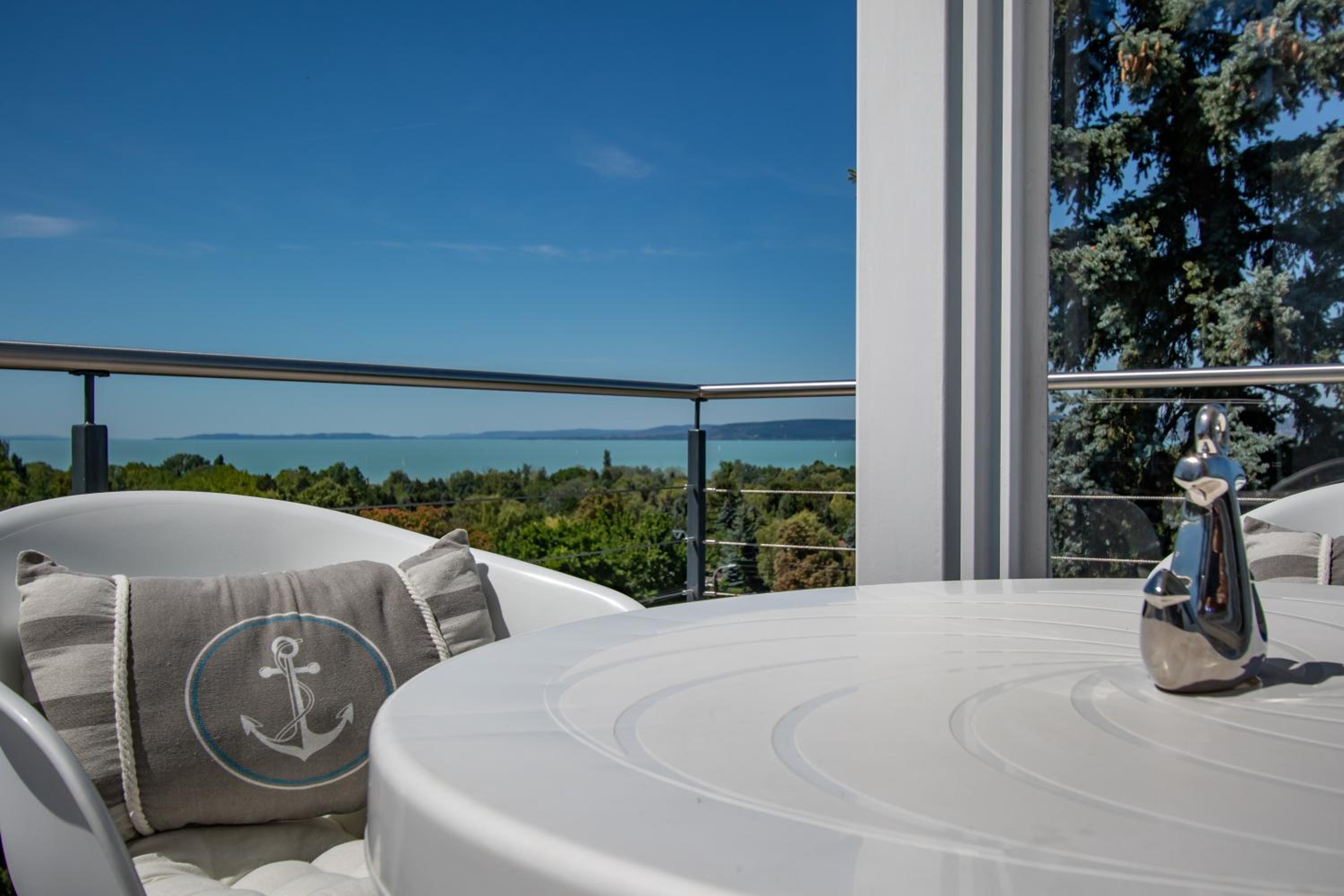 Mirador Balaton design Villa view 4
