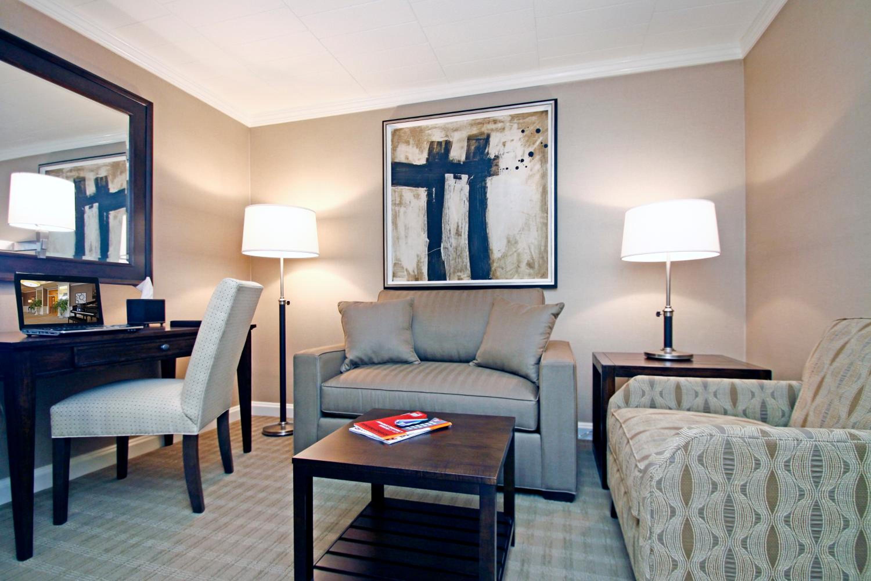 Danbury Vacations - Ethan Allen Hotel - Property Image 9