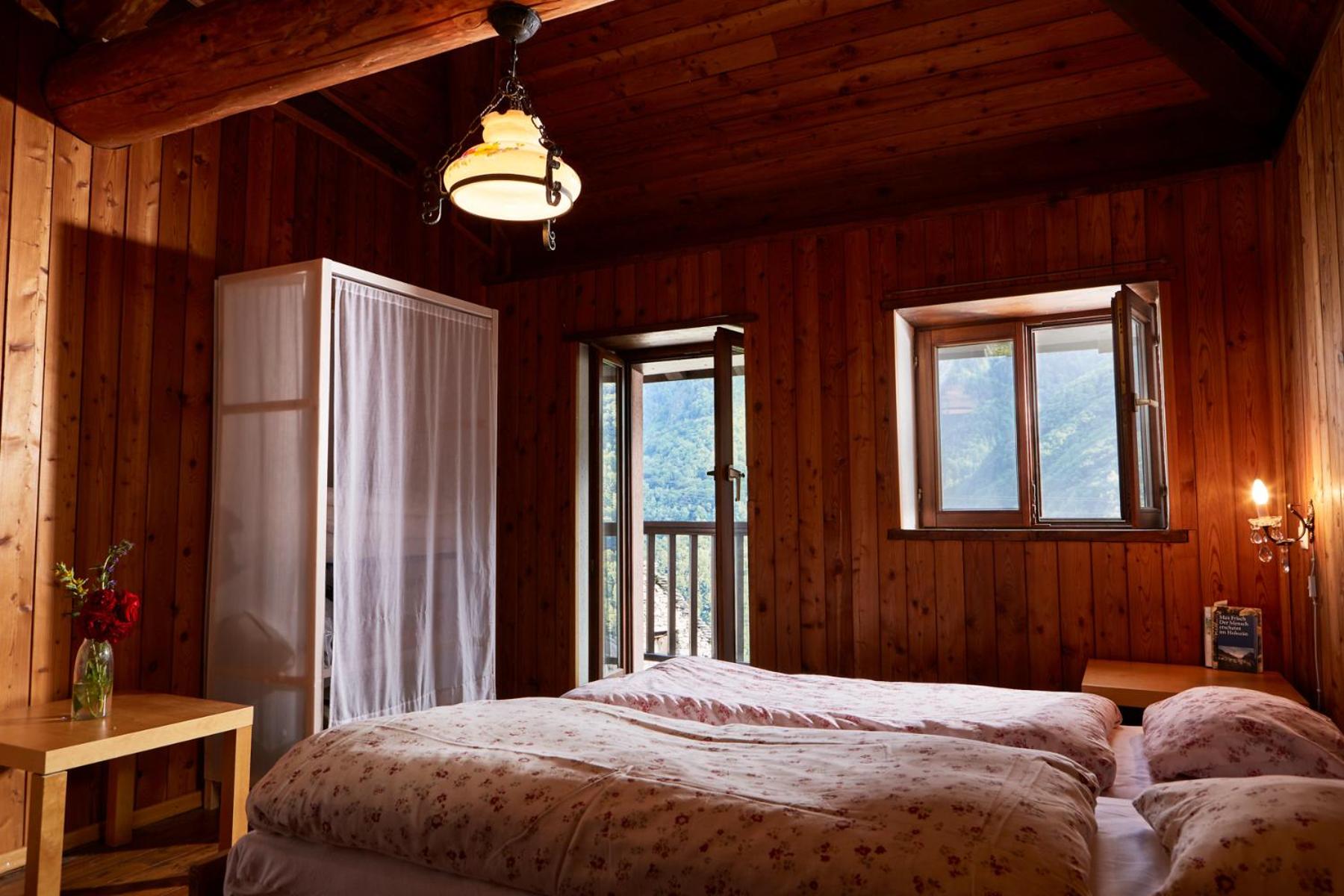 Wild Valley Tiny Escape