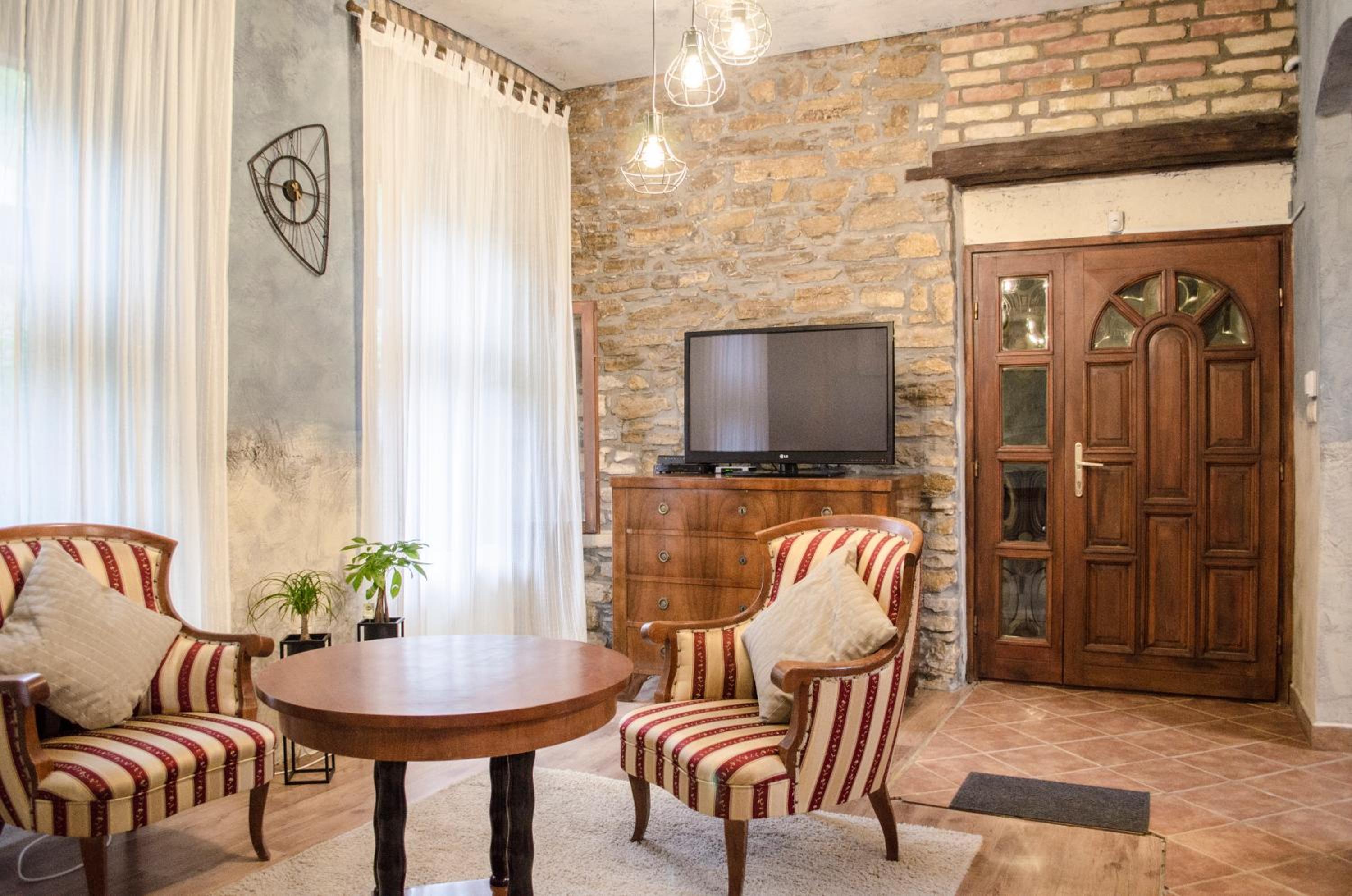 Kőház Apartman view 4