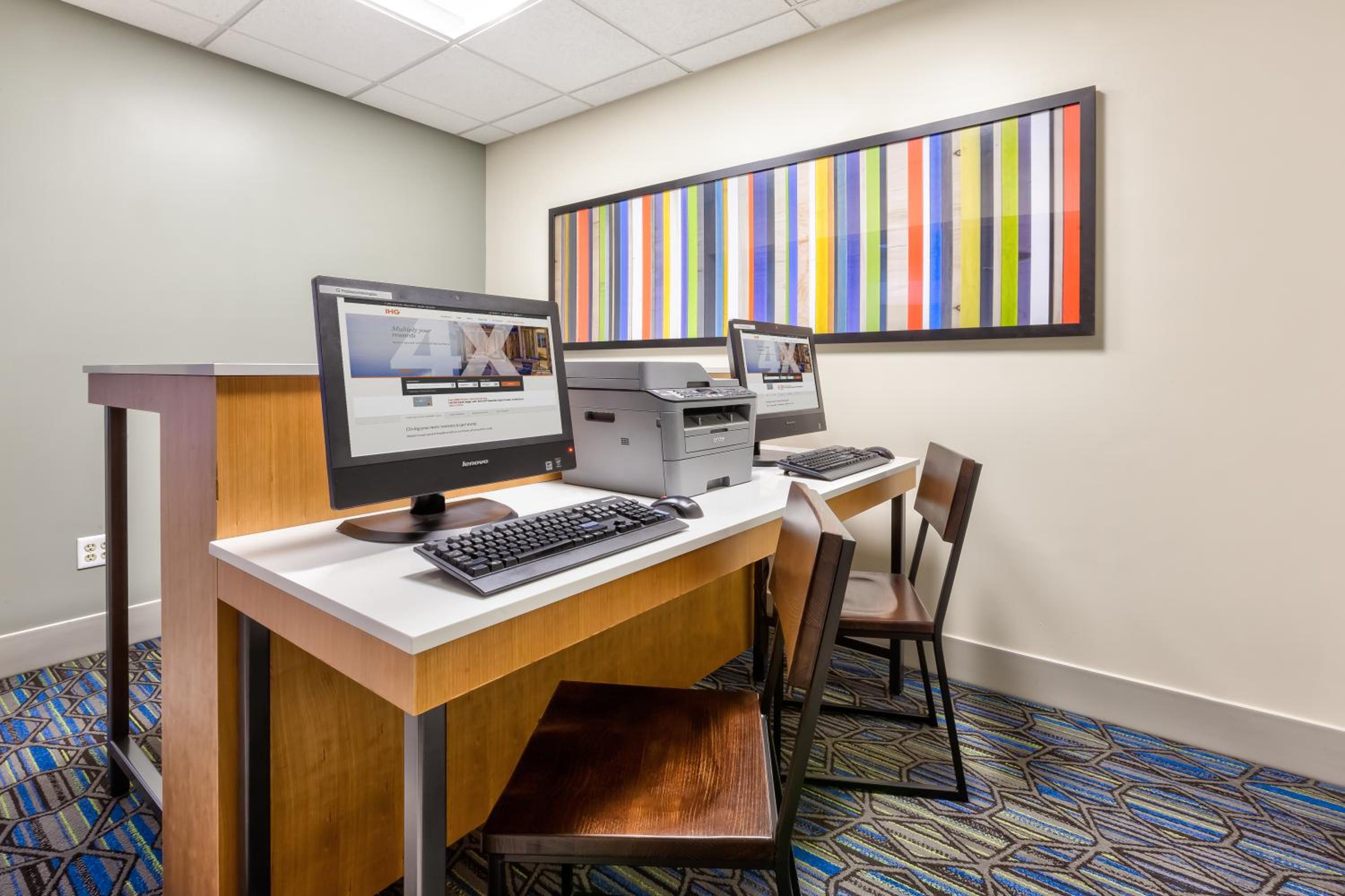 Effingham Vacations - Holiday Inn Express  Suites - Effingham, an IHG Hotel - Property Image 12