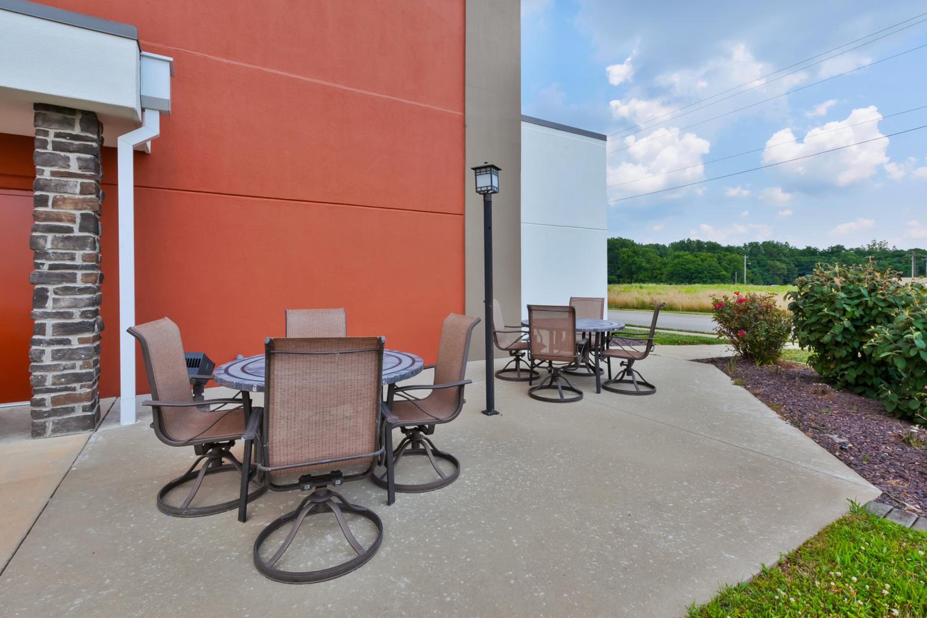 Effingham Vacations - Holiday Inn Express  Suites - Effingham, an IHG Hotel - Property Image 3