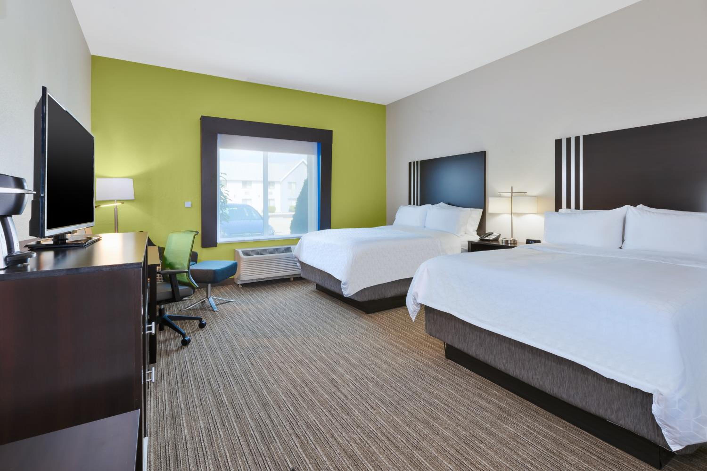 Effingham Vacations - Holiday Inn Express  Suites - Effingham, an IHG Hotel - Property Image 7