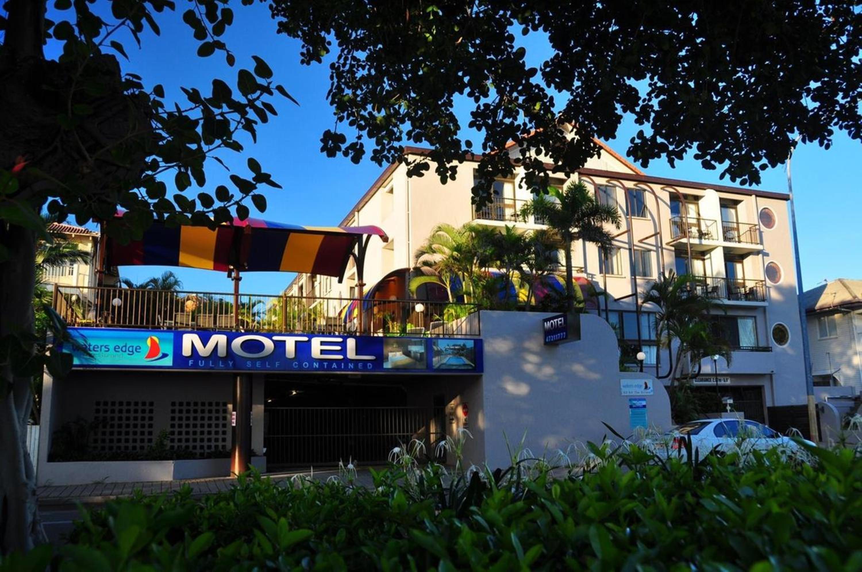 Hotel Waters Edge The Strand - Image 1