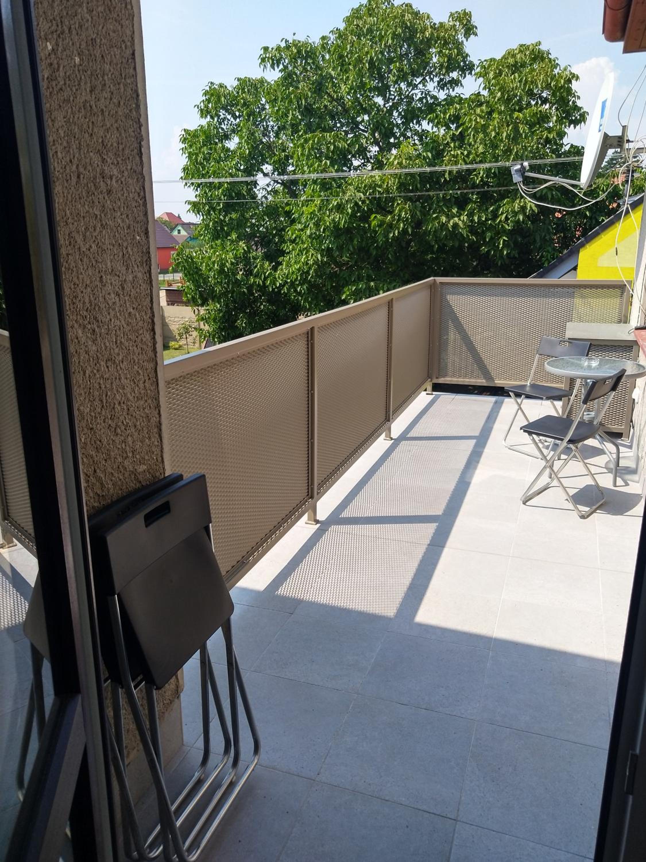 Alisa Apartments