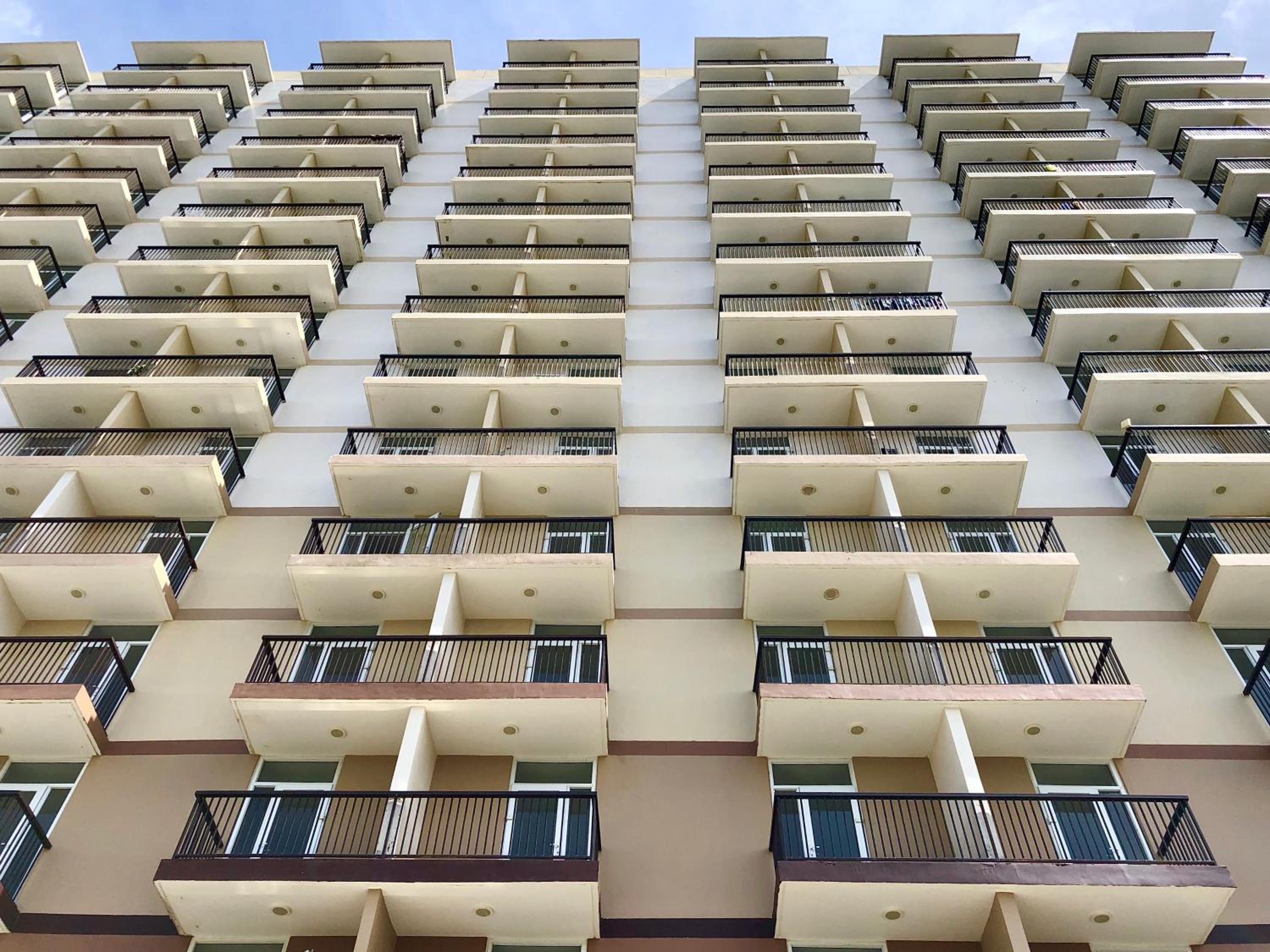 Condo w/ Balcony Near Mactan International Airport, Mactan - 22