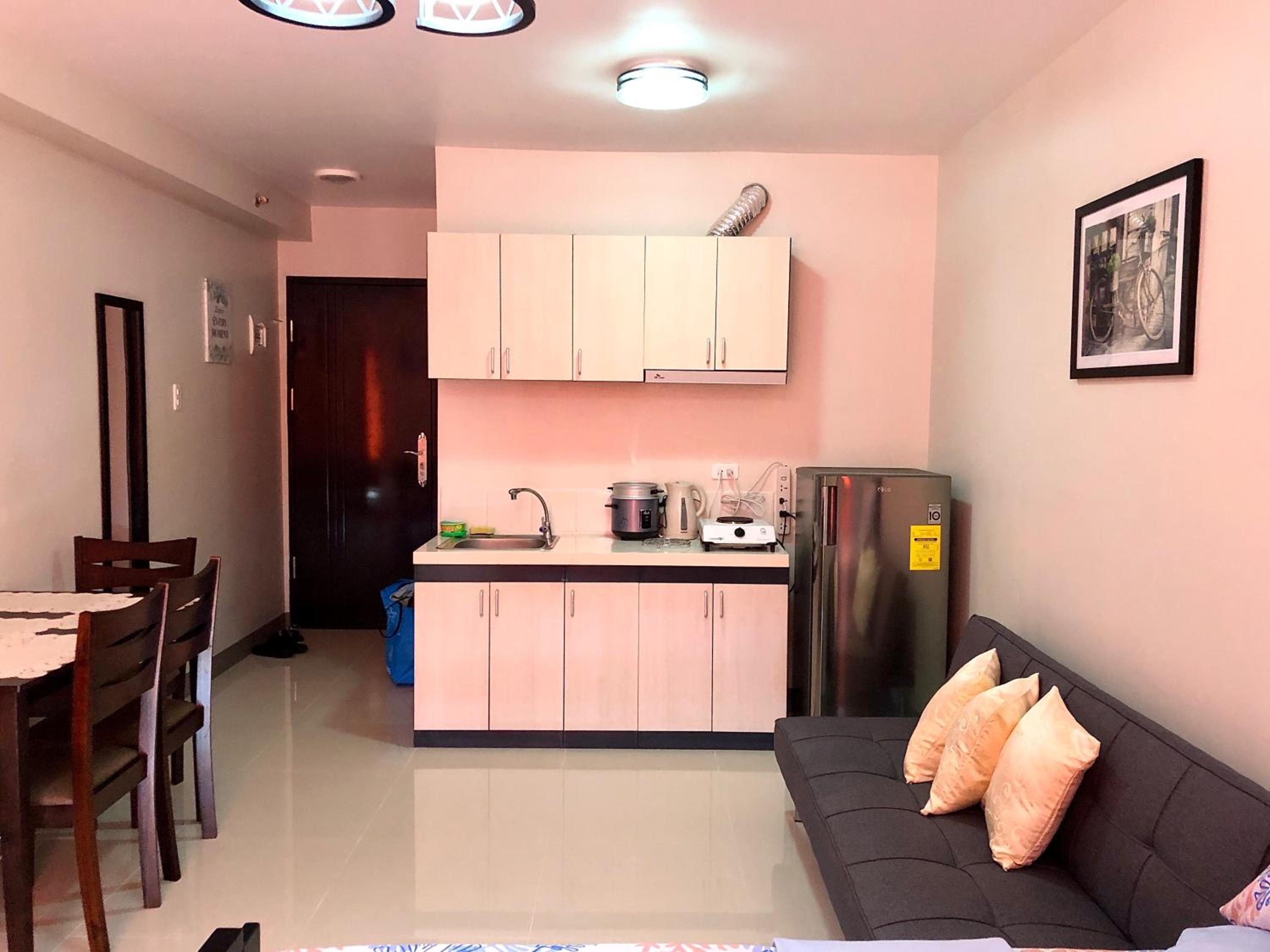 Condo w/ Balcony Near Mactan International Airport, Mactan - 13