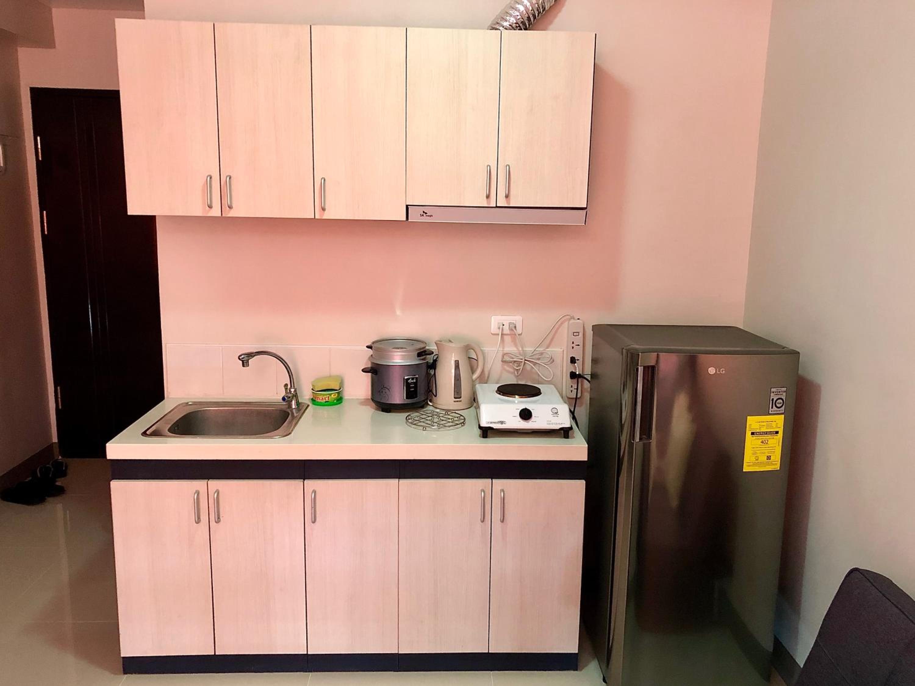 Condo w/ Balcony Near Mactan International Airport, Mactan - 18
