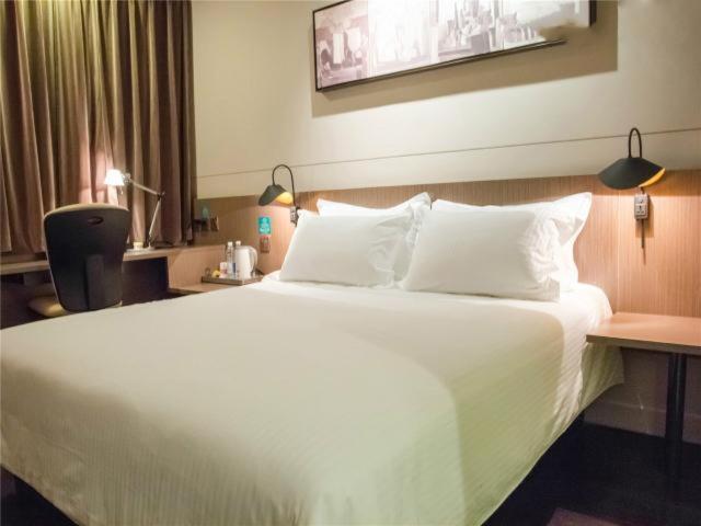 Jinjiang Inn Nanjing Road Pedestrian streetEast Asia Hotel