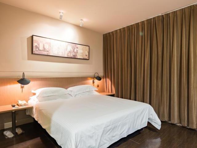 Jinjiang Inn Nanjing Road Pedestrian streetEast Asia Hotel
