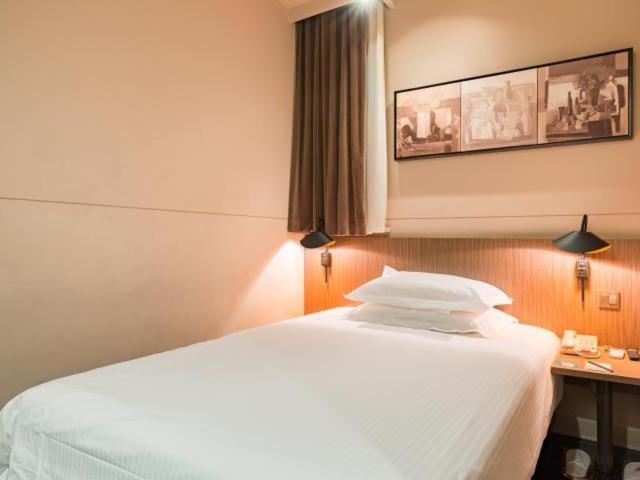 Jinjiang Inn Nanjing Road Pedestrian streetEast Asia Hotel