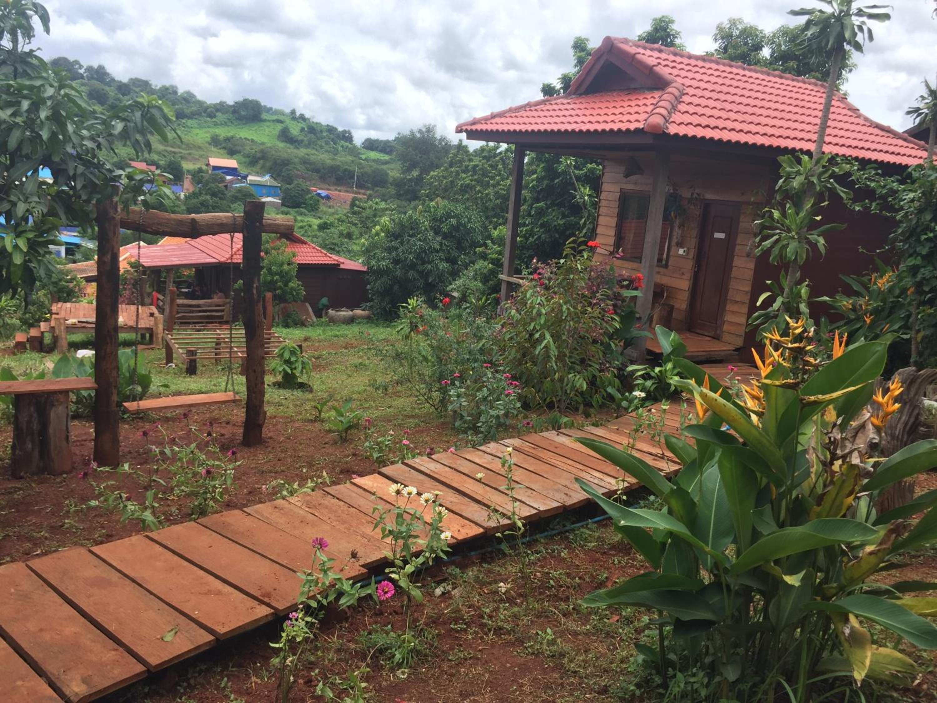 FamilyHouse & Trekking view 2