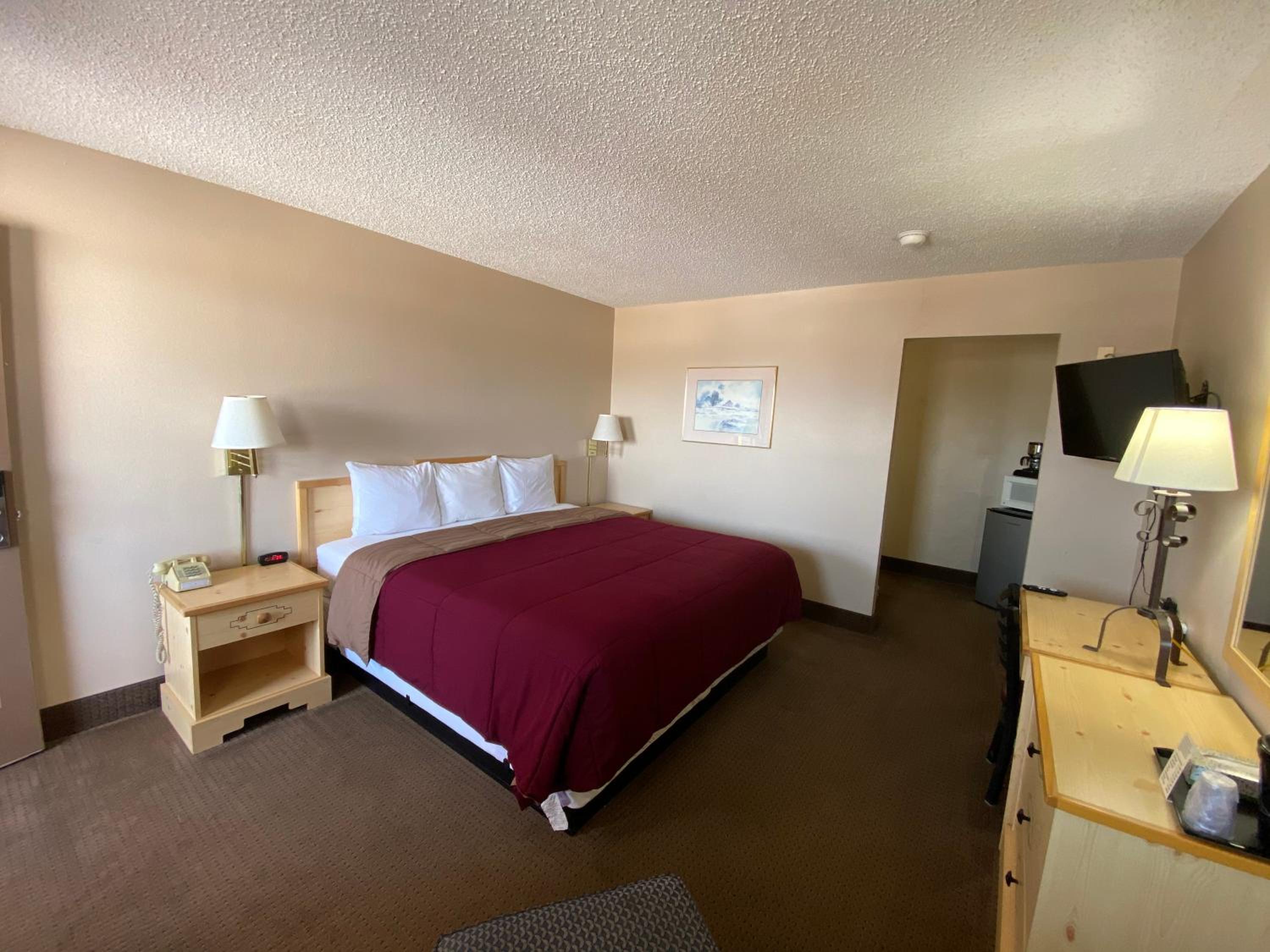 Dodge City Vacations - Regency Inn - Property Image 5