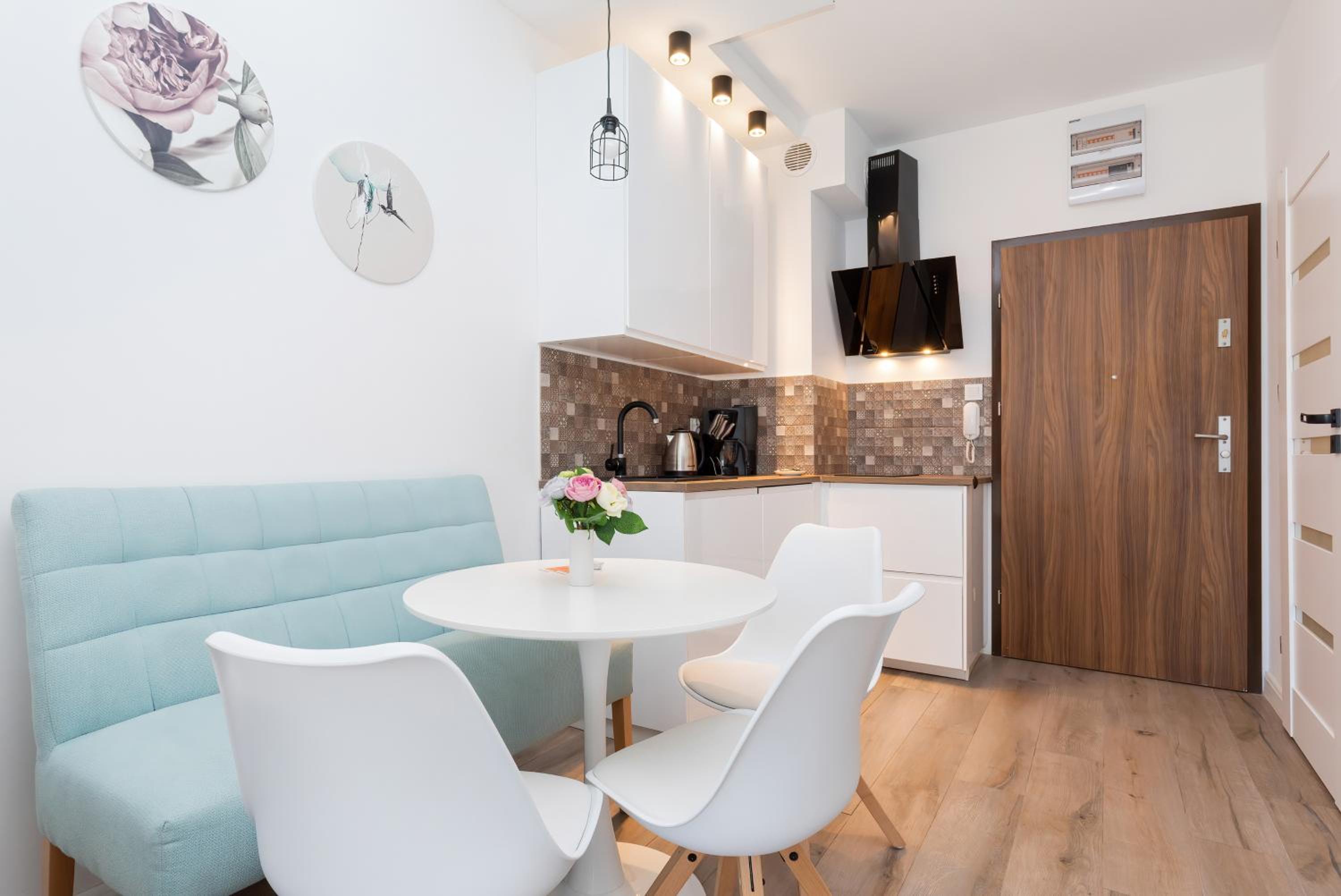 Gold Flamingo Apartament by Renters view 4