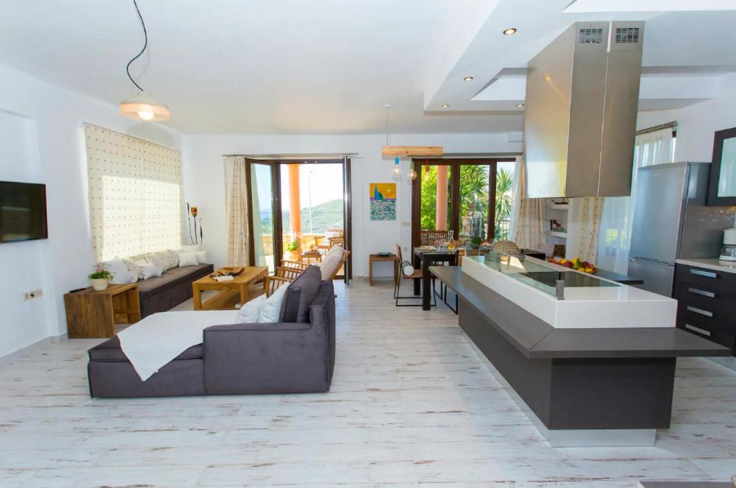 Amaryllis House view 5