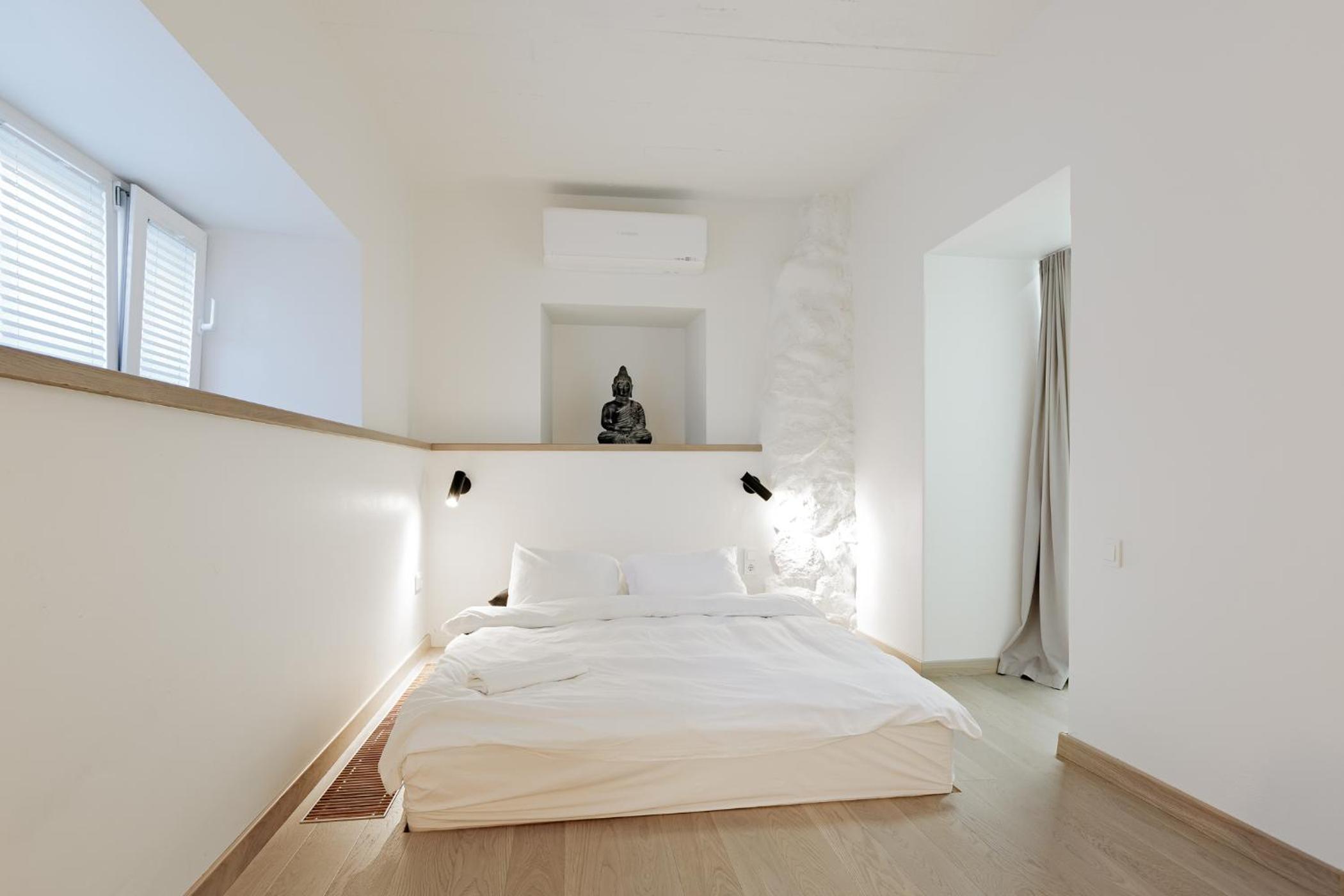 Buddha Luxury Apartment Kaunas city centre view 5