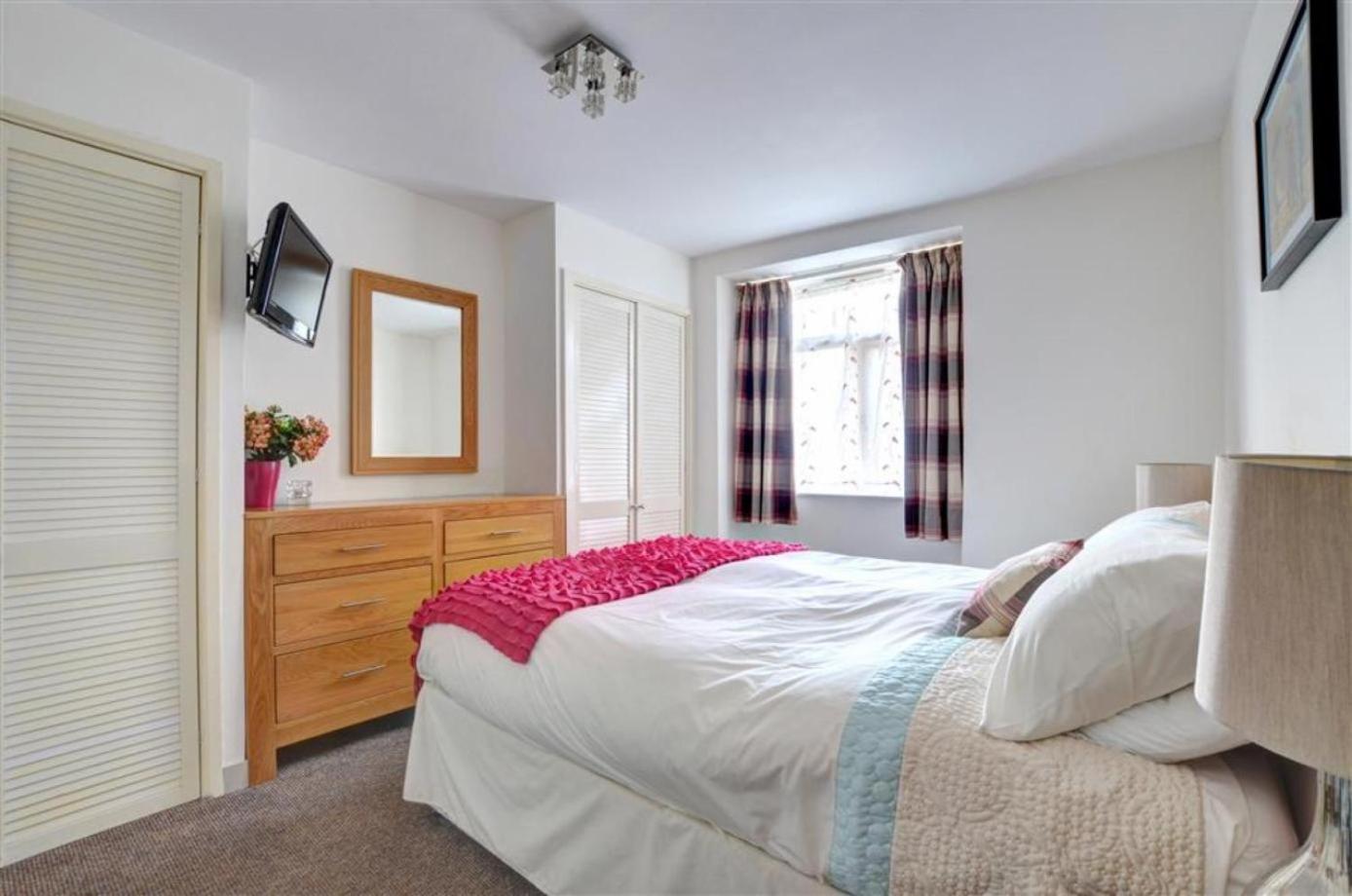 Greaves Wharf House view 4