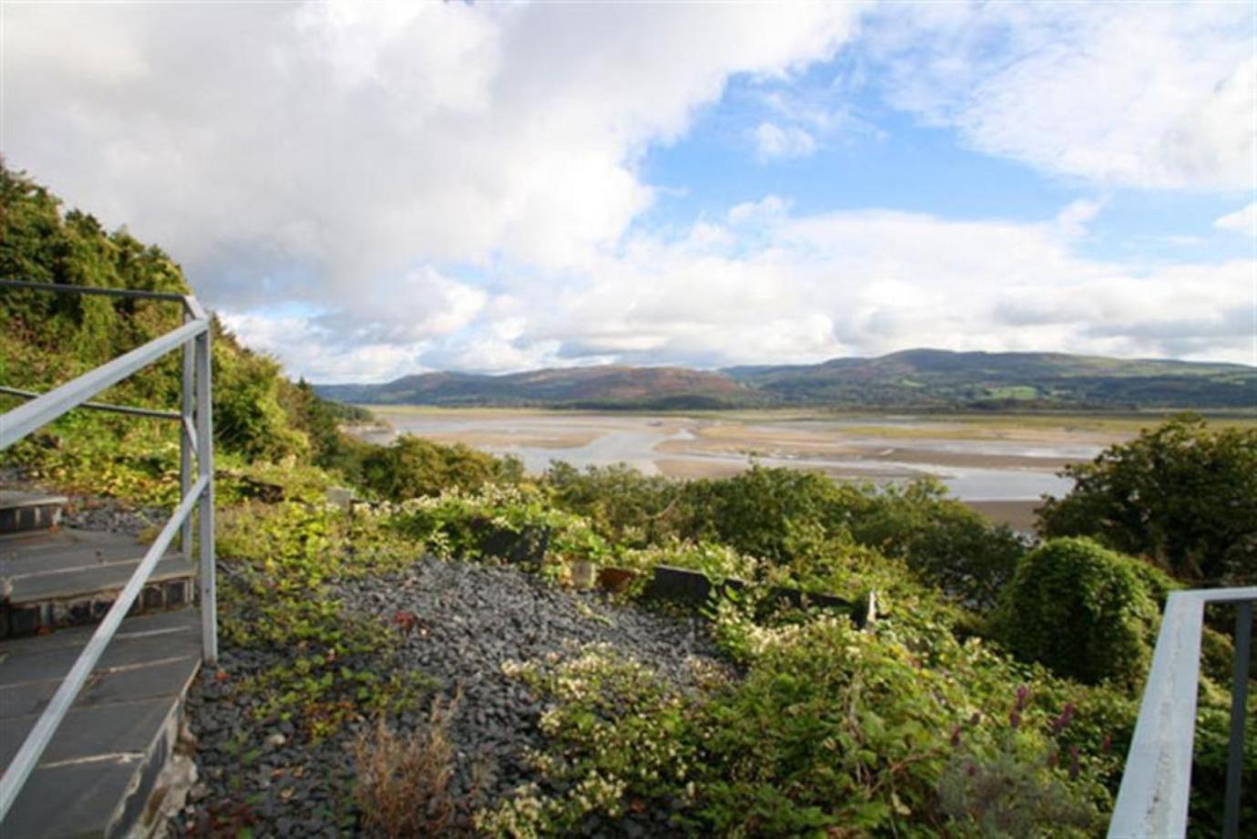 The Old Stables Aberdyfi apartment 6 view 5