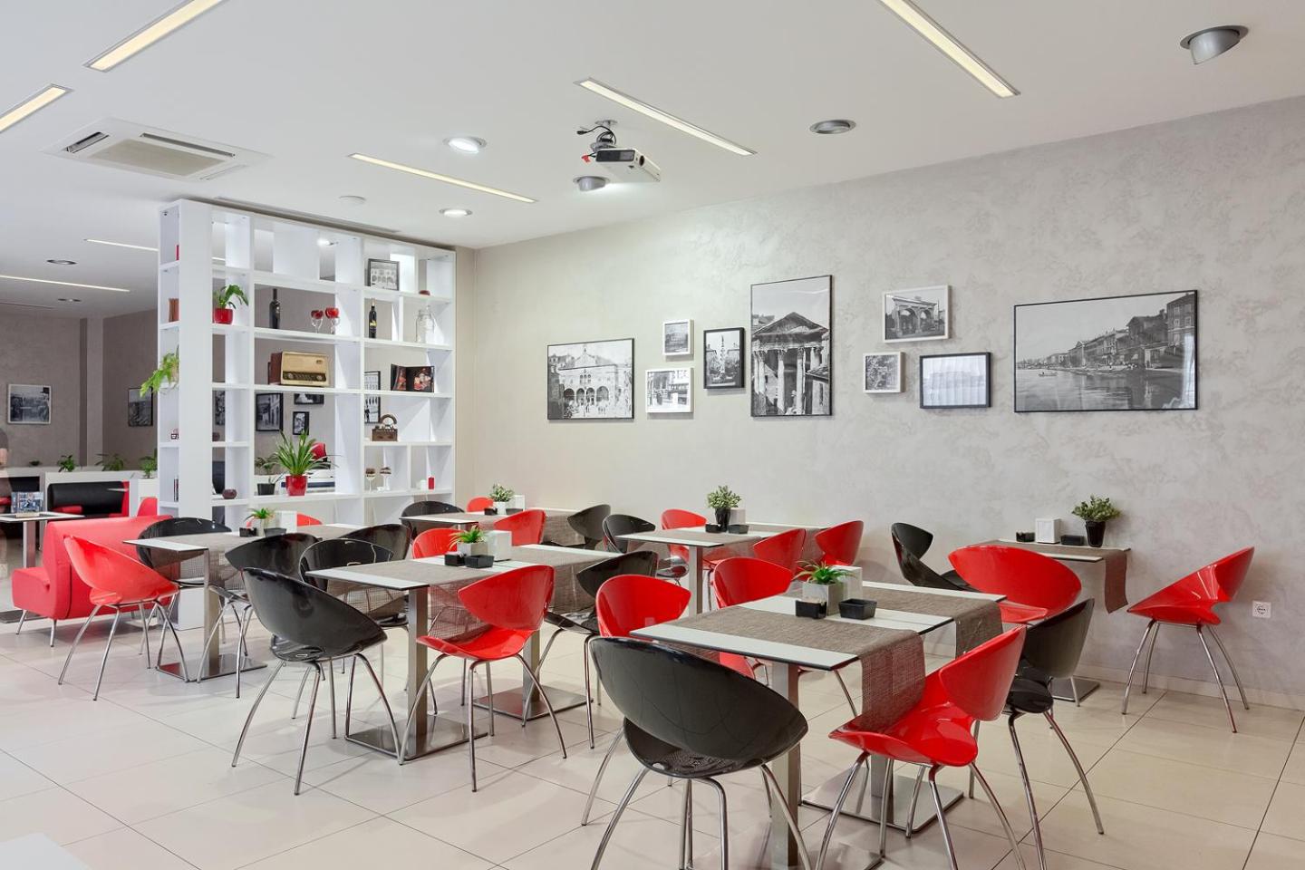 Pula City Center Accommodation - Breakfast included