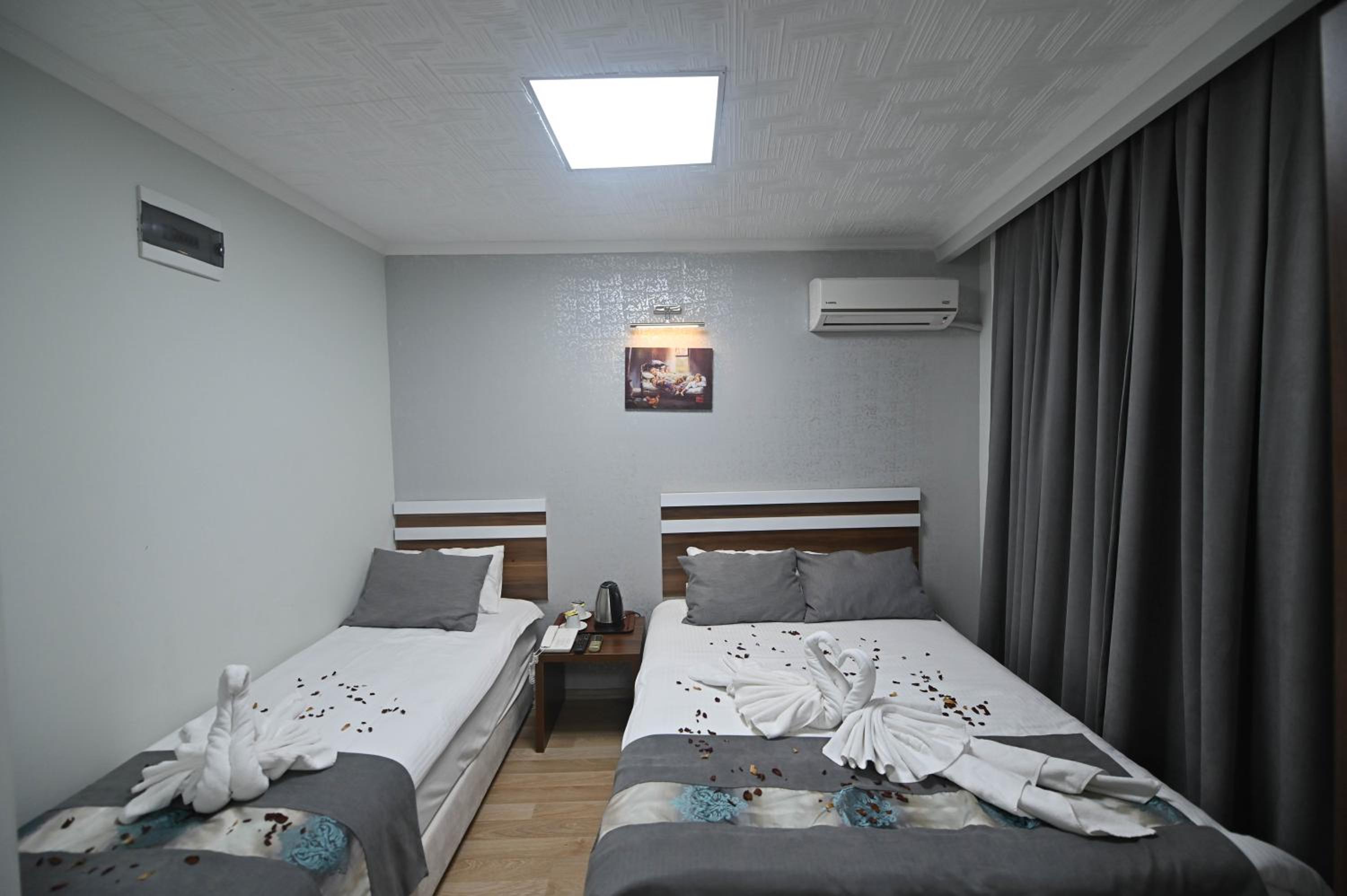 Safir Gold Hotel - Image 18