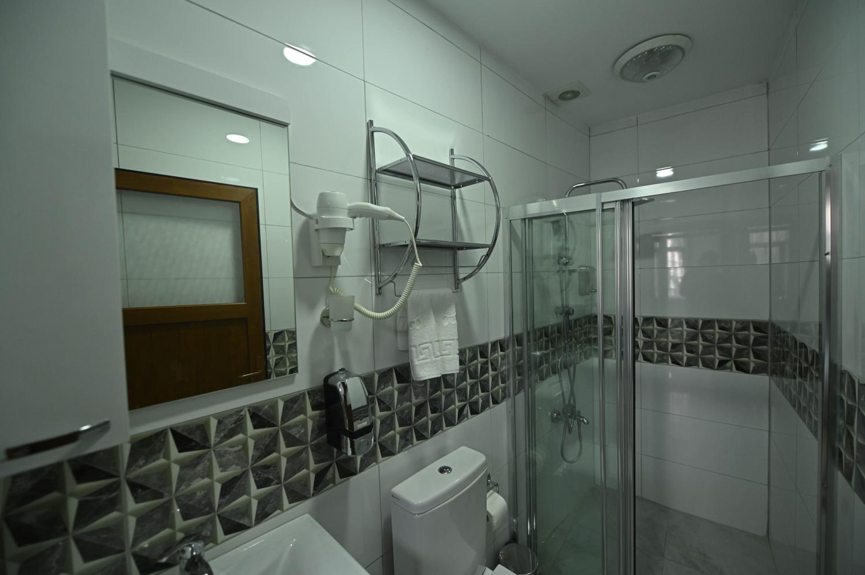 Safir Gold Hotel - Image 40