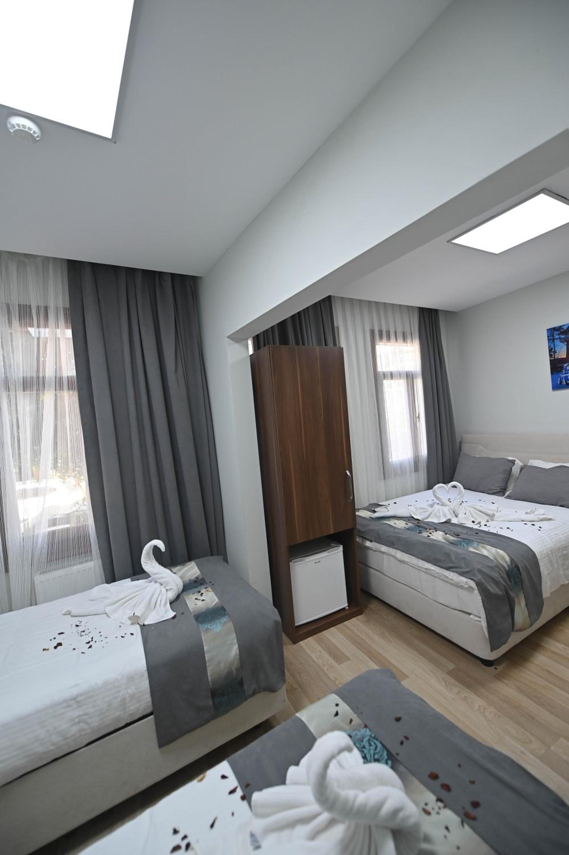 Safir Gold Hotel - Image 10