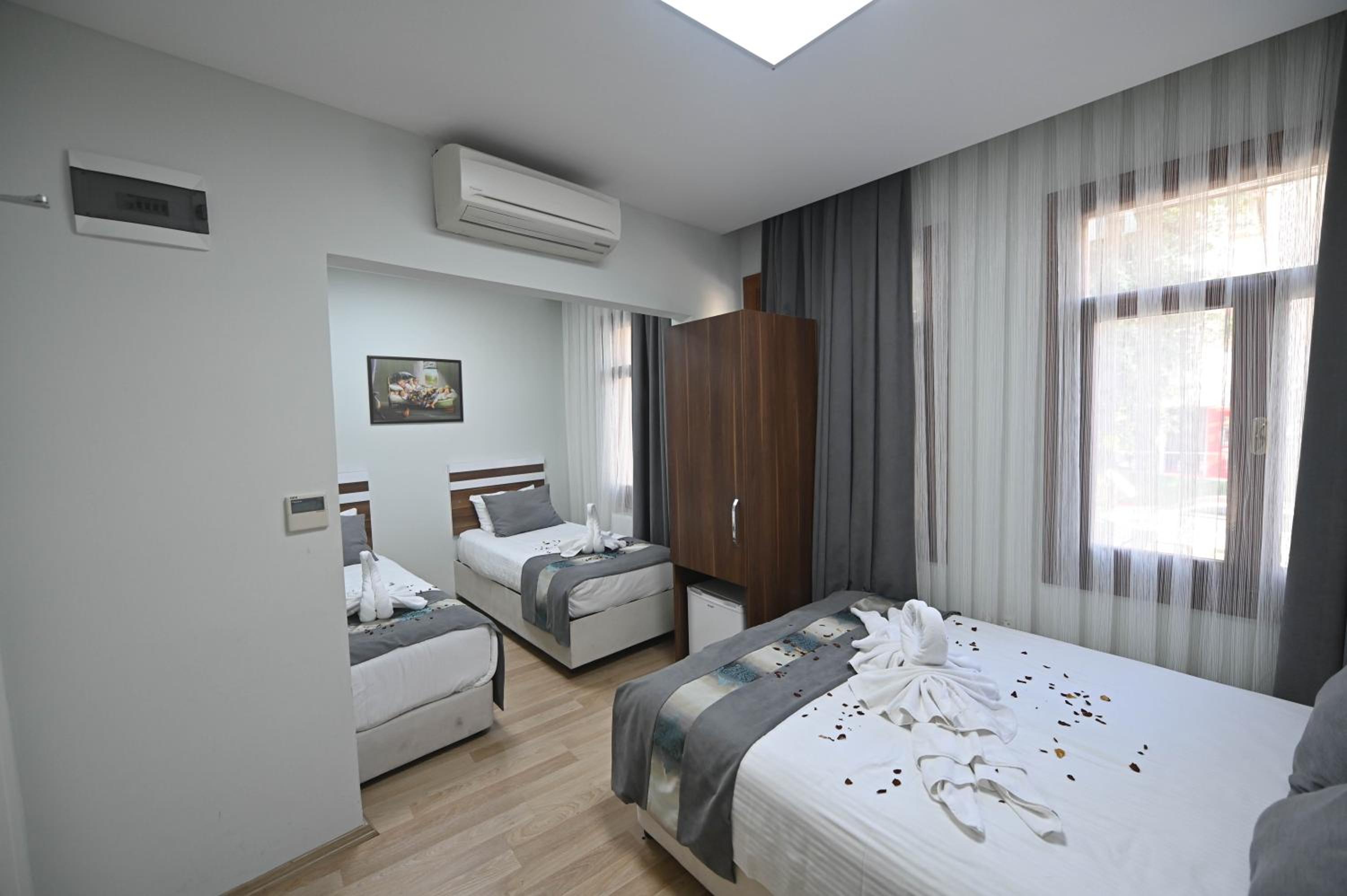 Safir Gold Hotel - Image 13