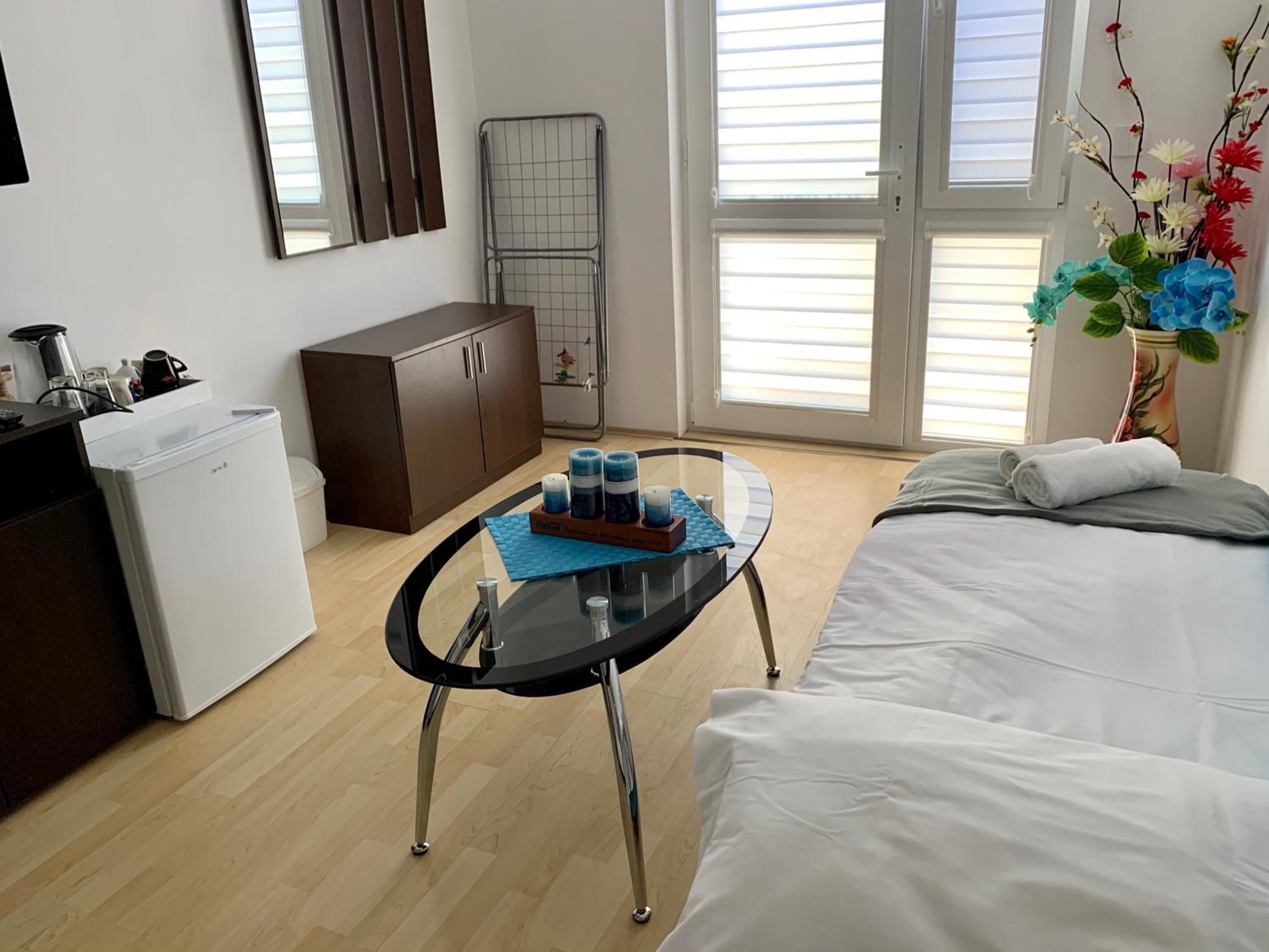 Sunray Guest House, Private Rooms & Apartment with Lovely Sea View