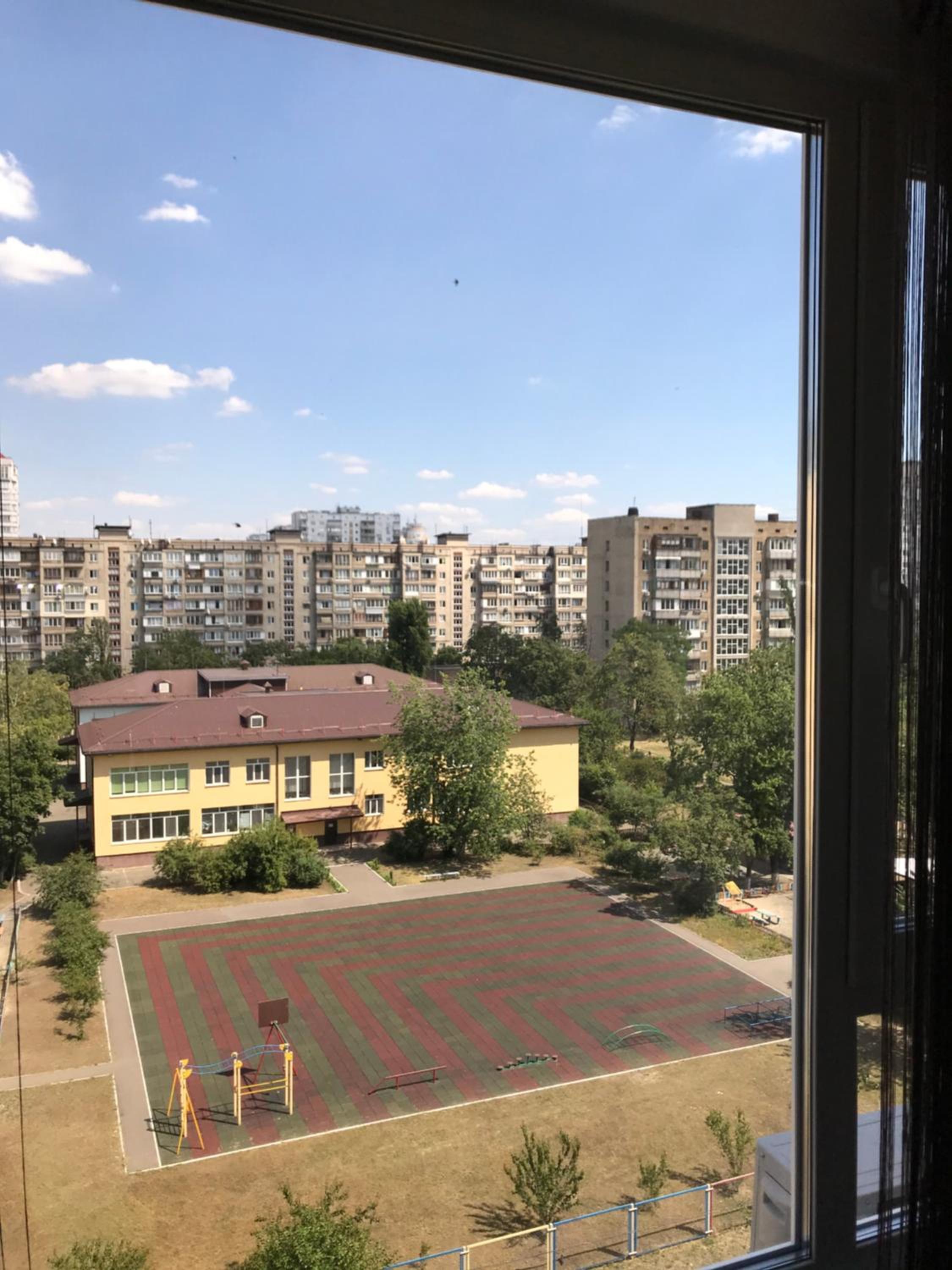 Apartment Metro Minska view 2