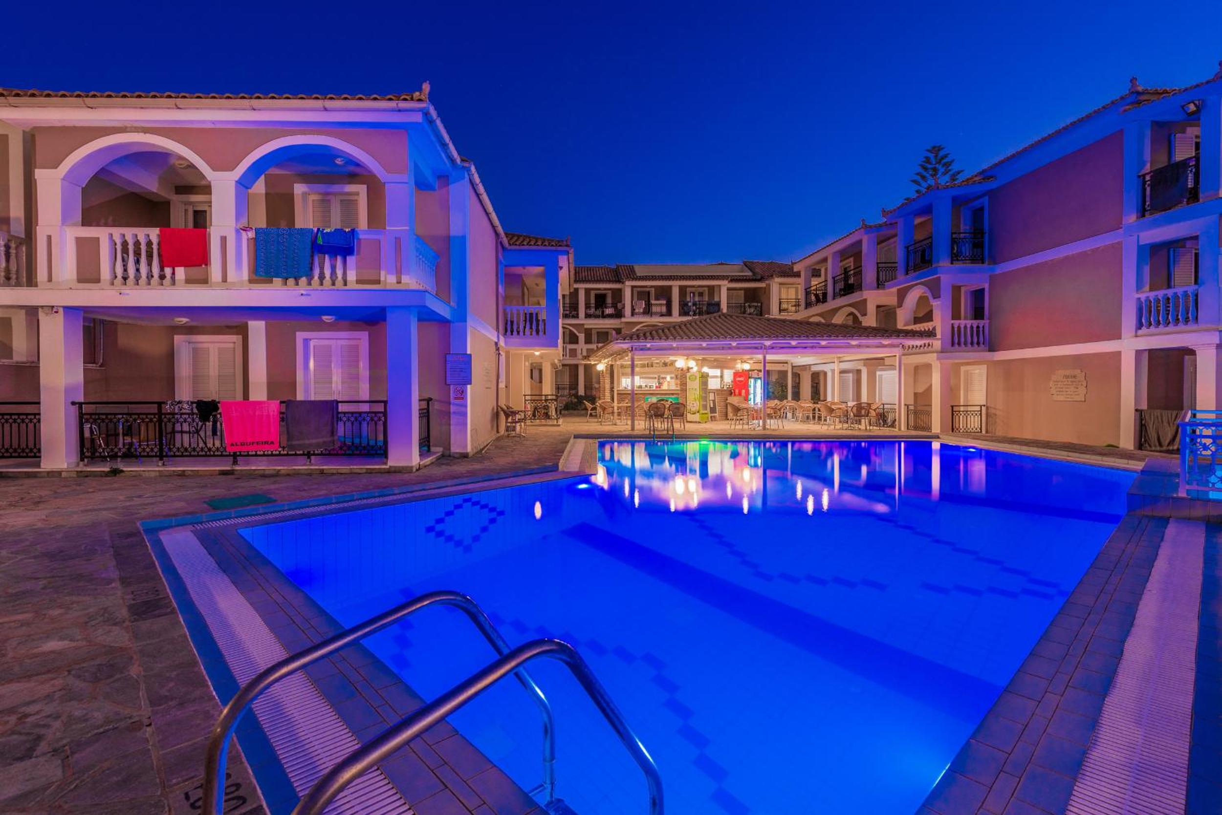 Boletsos Beach en Argasi — swimming pool