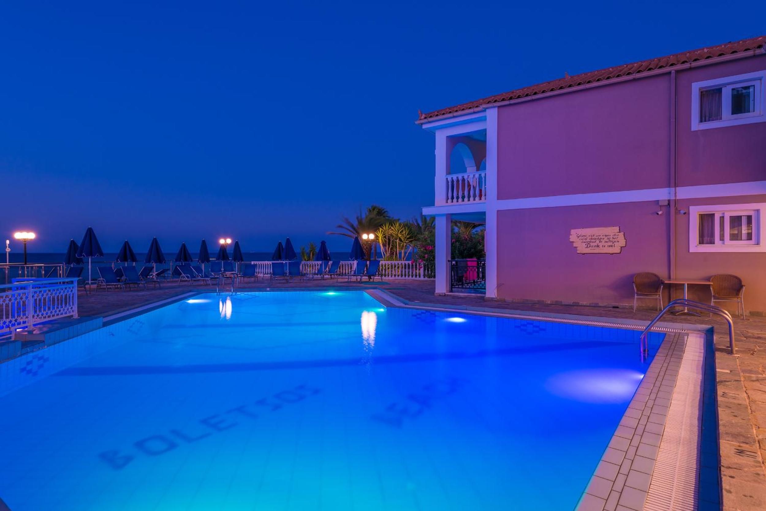Boletsos Beach en Argasi — swimming pool